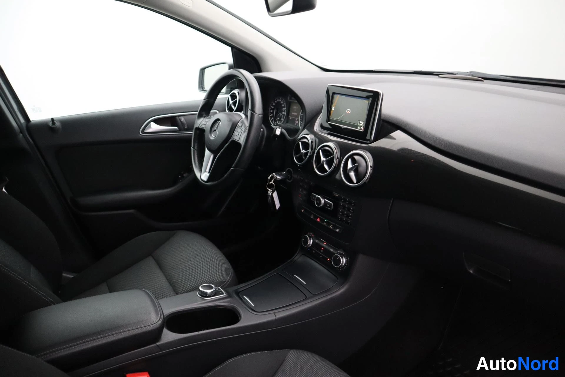 Harmaa Mercedes-Benz B 2012, kuva 16