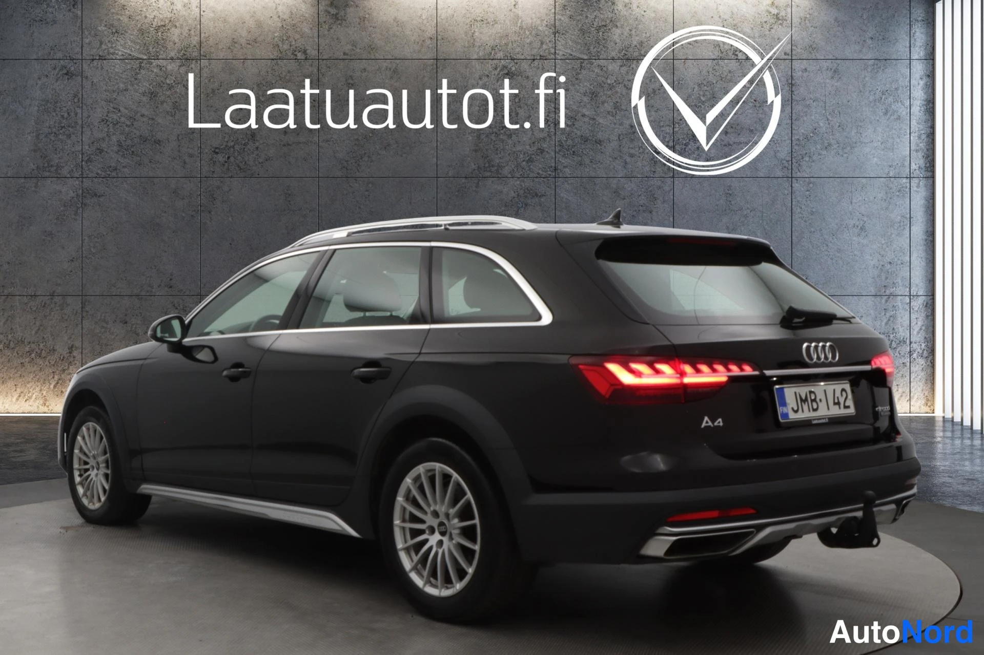 Musta Audi A4 Allroad 2021, takaviisto, kuva 7