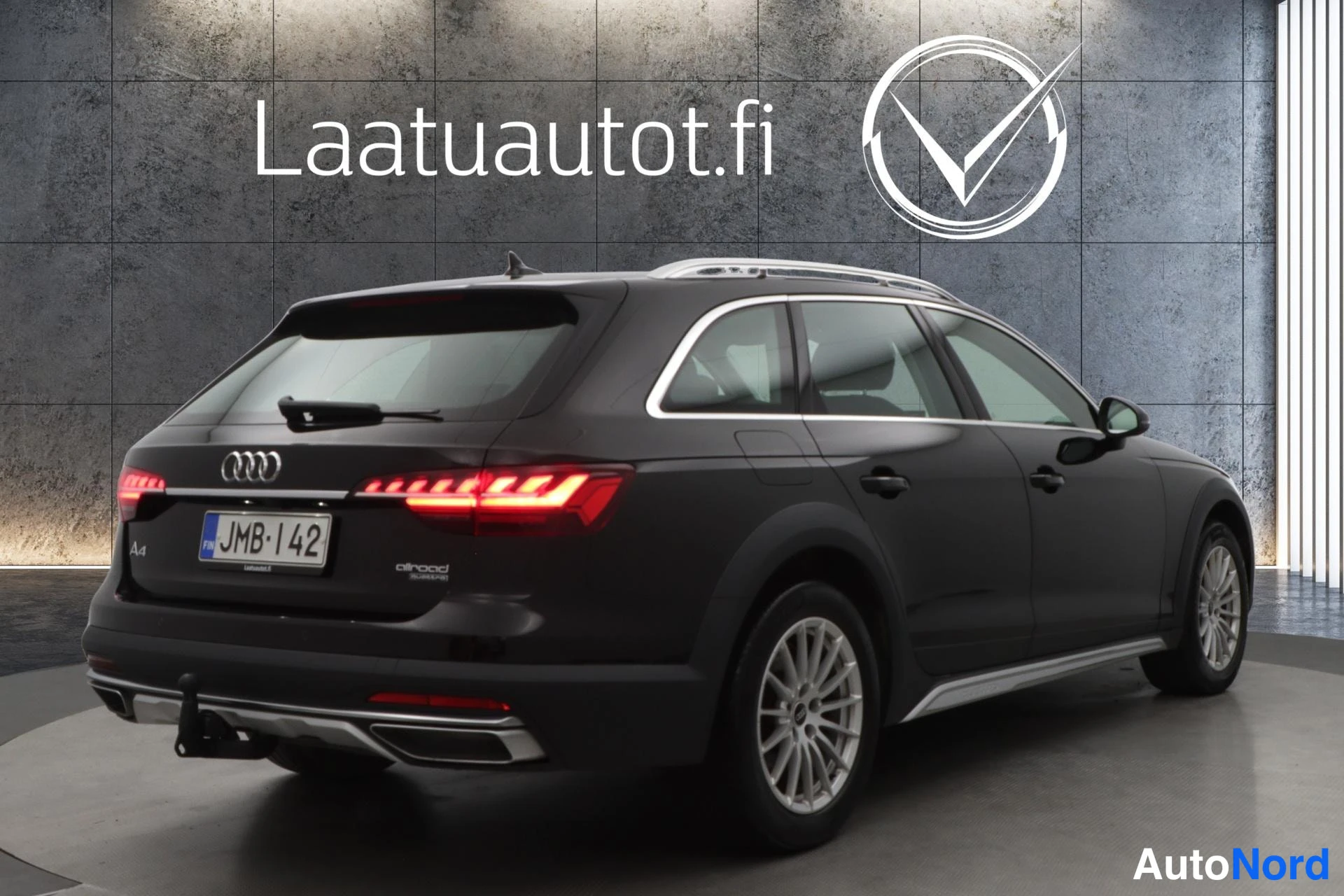 Musta Audi A4 Allroad 2021, takaviisto, kuva 8