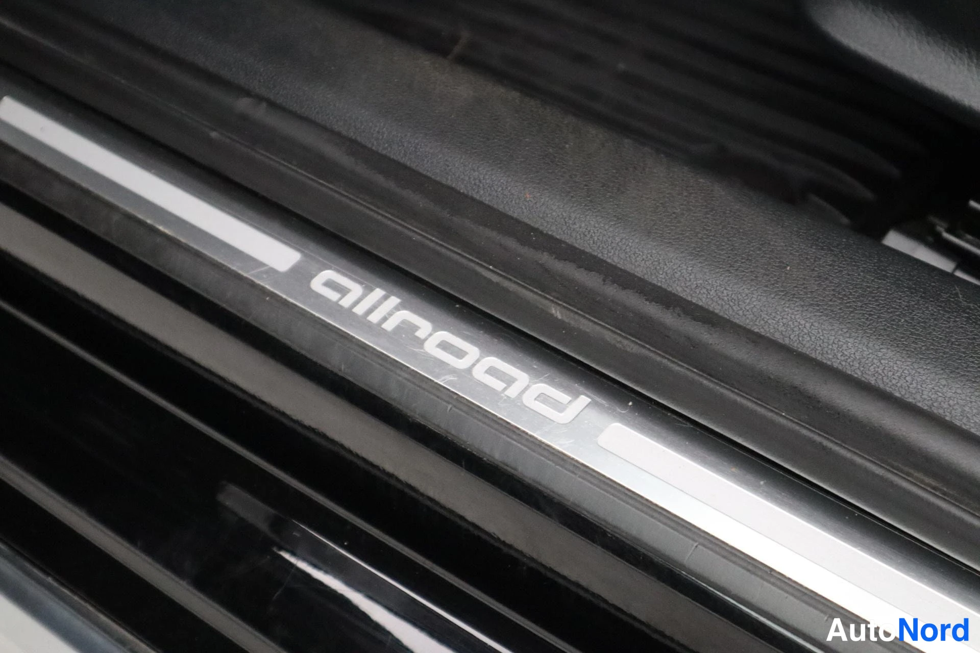 Musta Audi A4 Allroad 2021, kuva 37