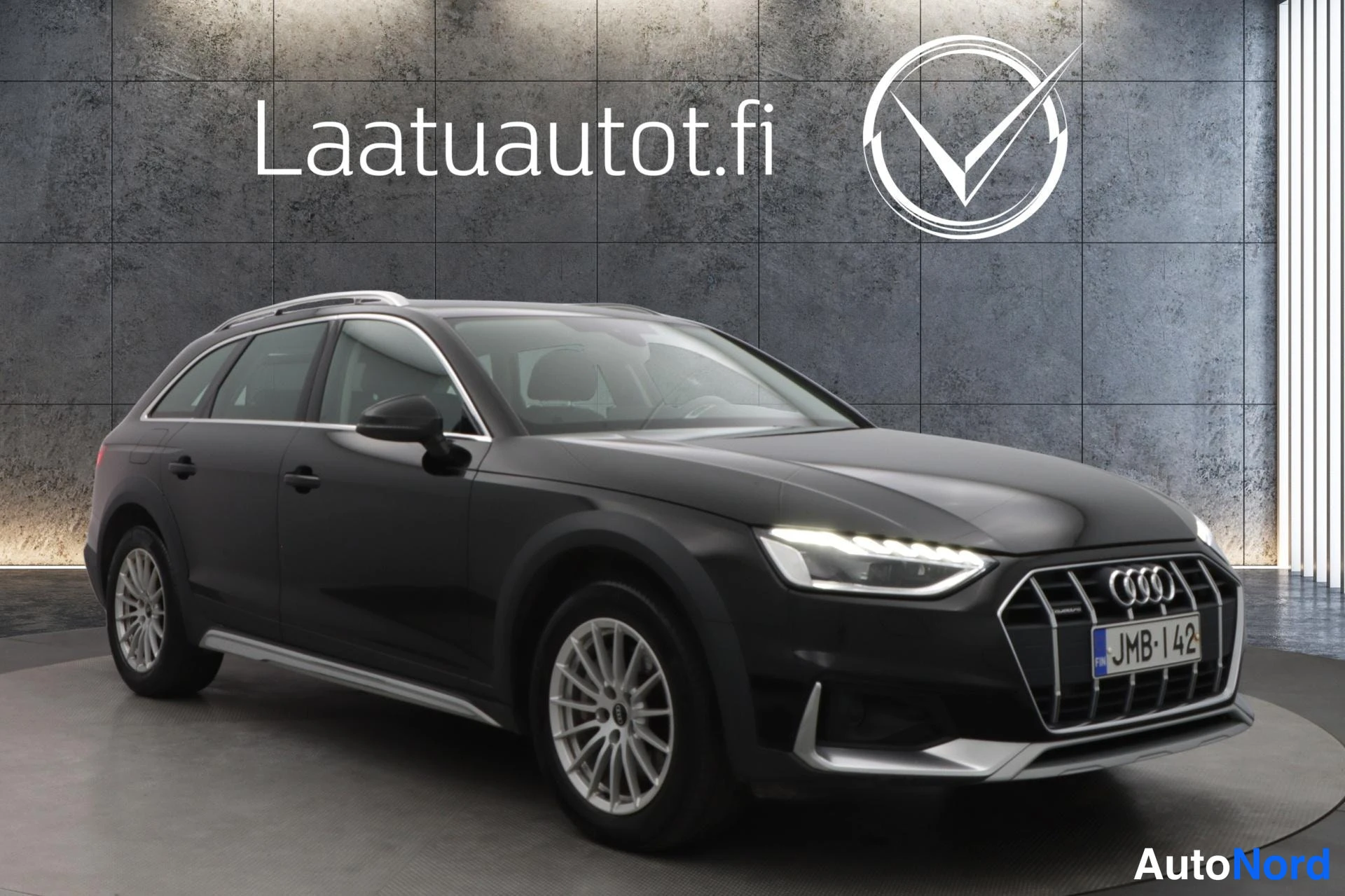 Musta Audi A4 Allroad 2021, etuviisto, keula oikealle, kuva 3