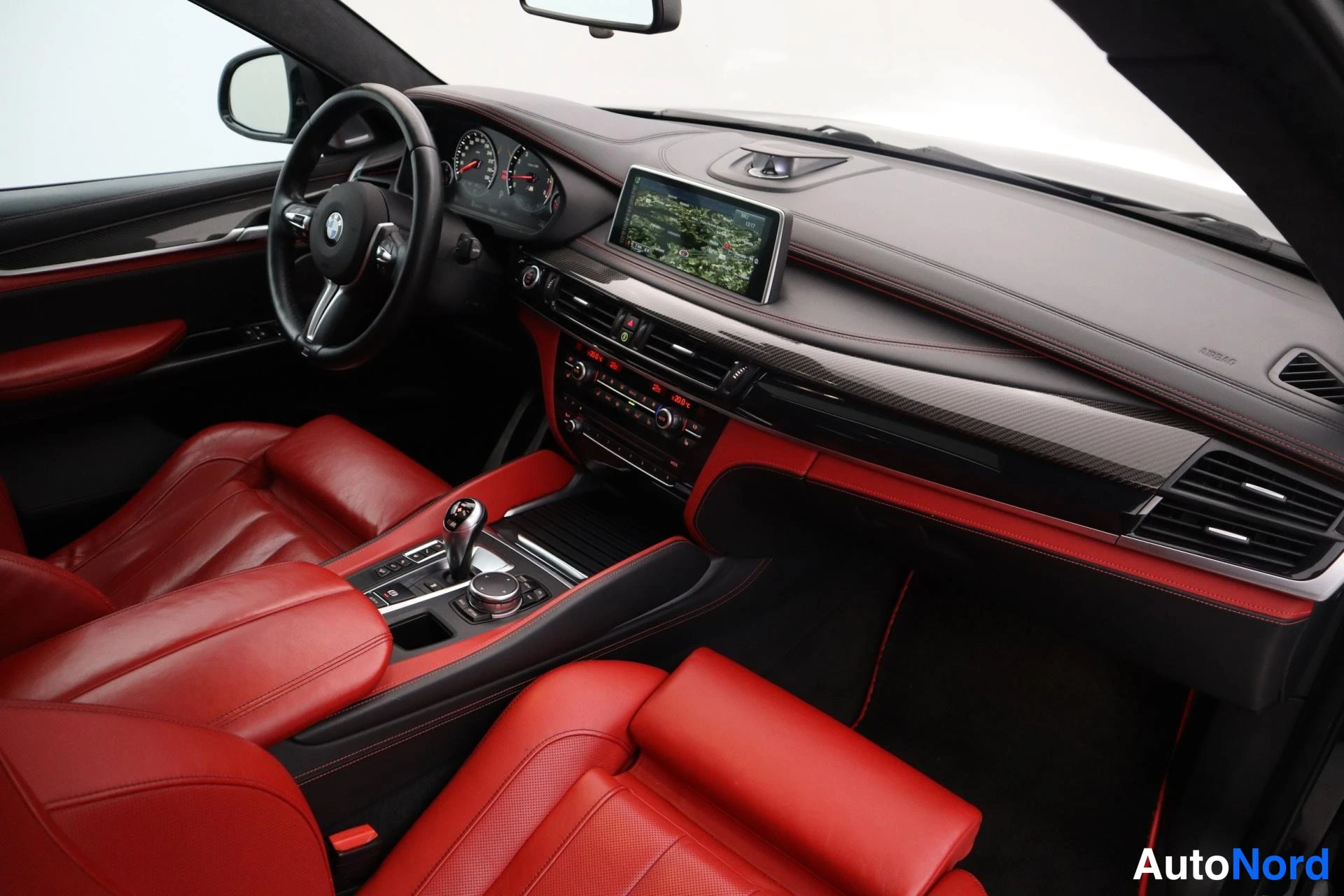 Musta BMW X6M 2015, kuva 28