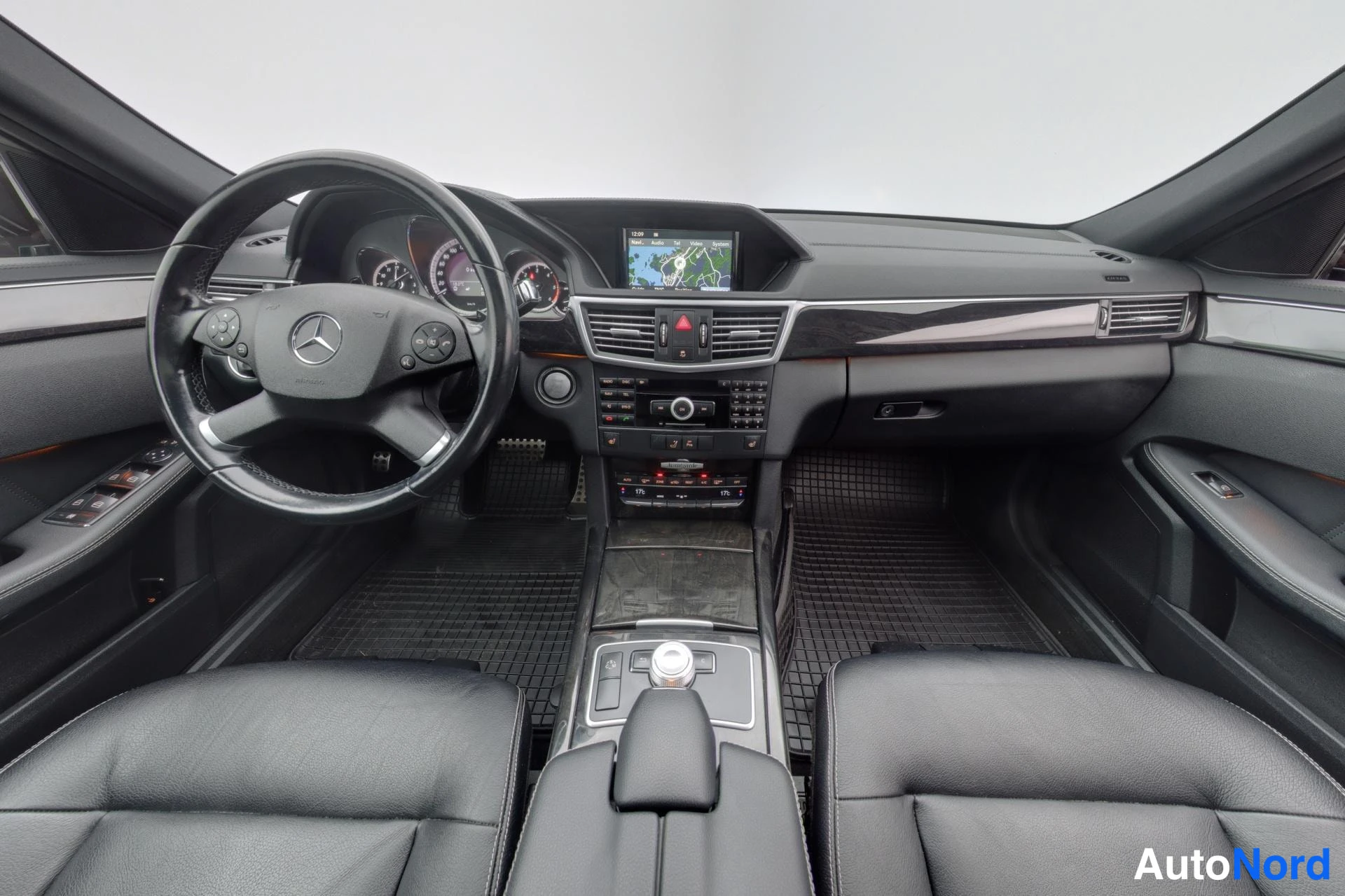 Brown Mercedes-Benz E 2009, photo 13