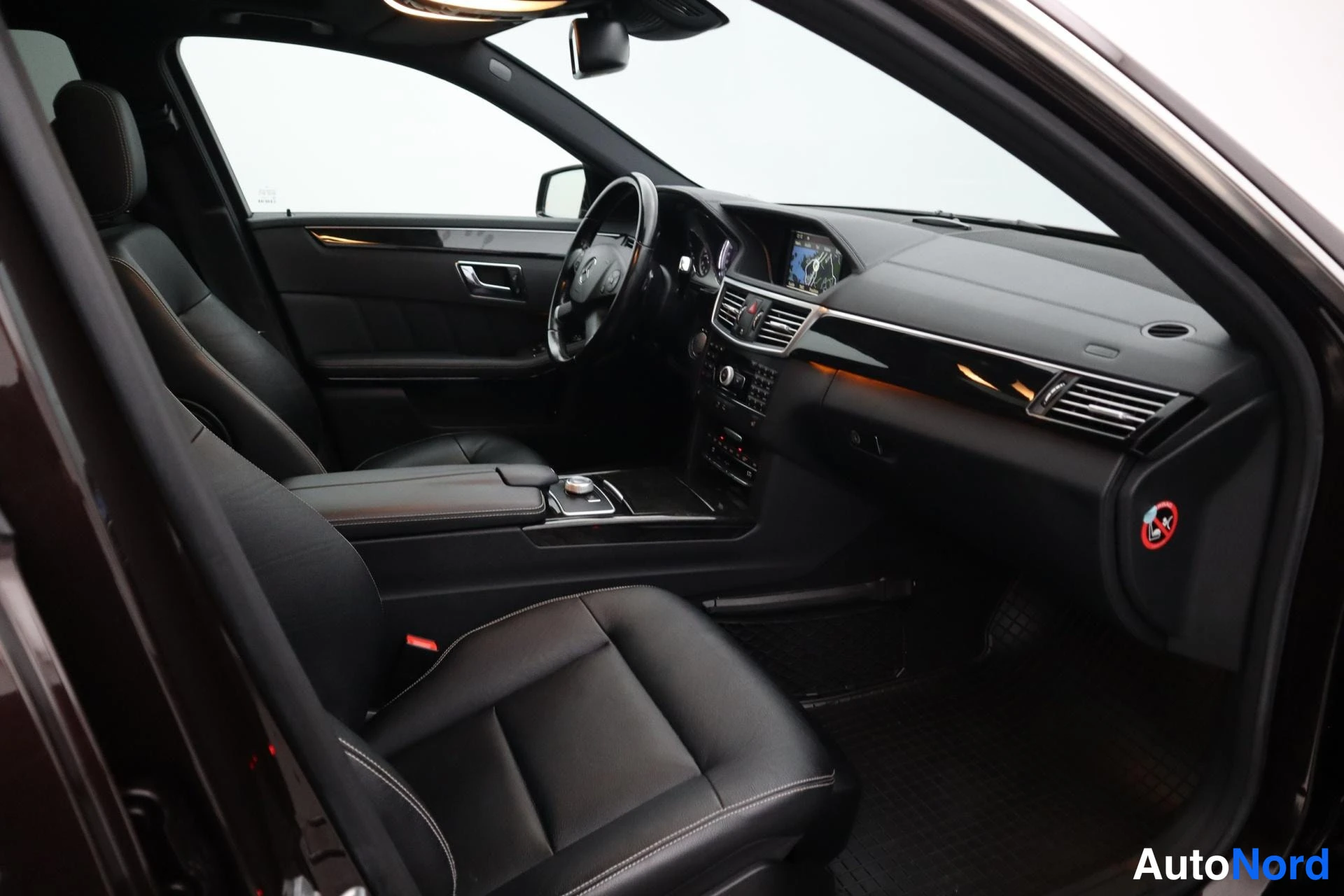 Brown Mercedes-Benz E 2009, photo 23