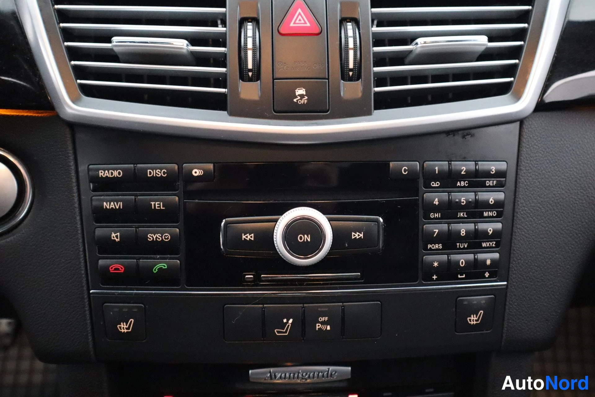 Brown Mercedes-Benz E 2009, photo 29