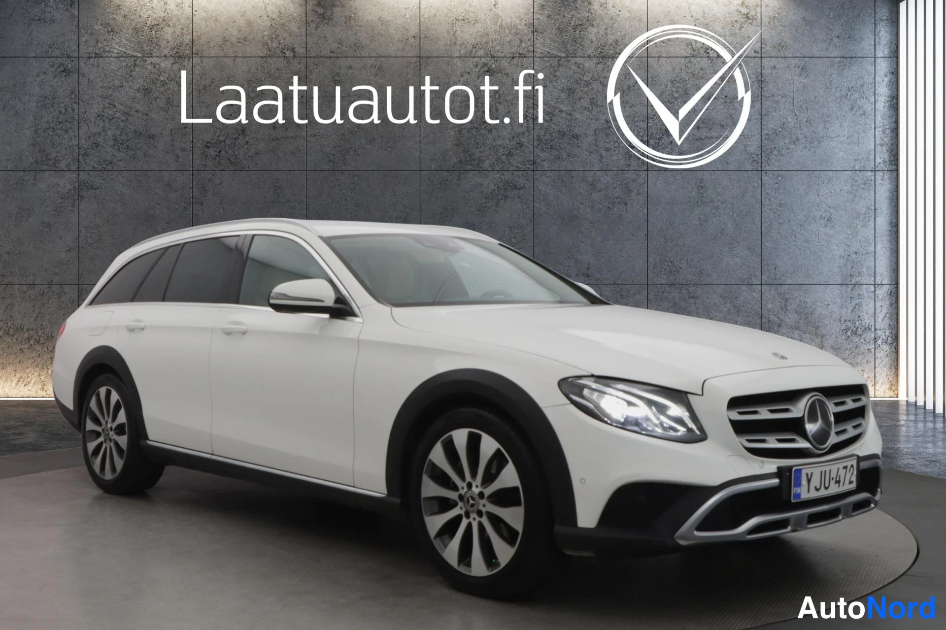 White Mercedes-Benz E 2018, photo 37