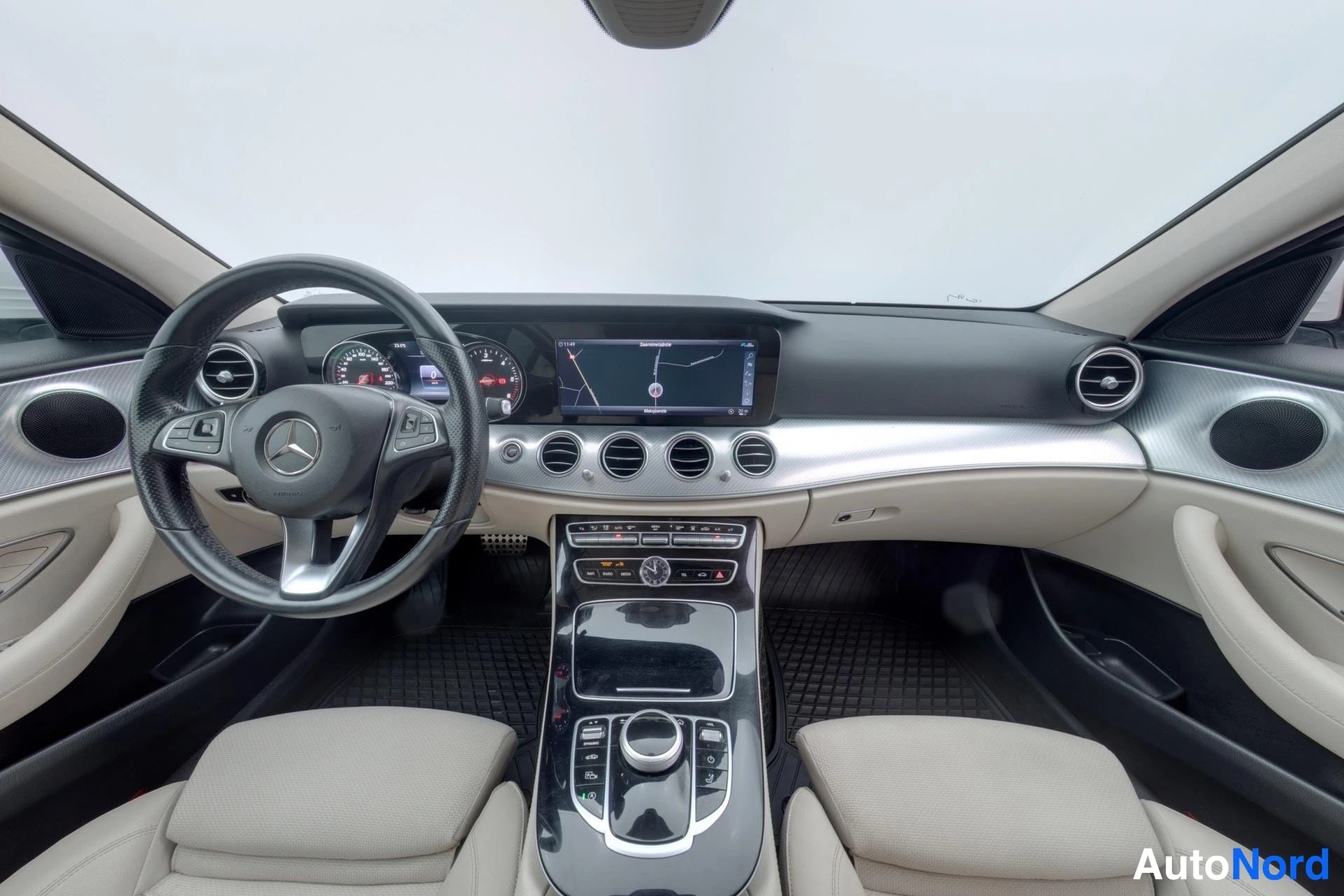 White Mercedes-Benz E 2018, photo 10