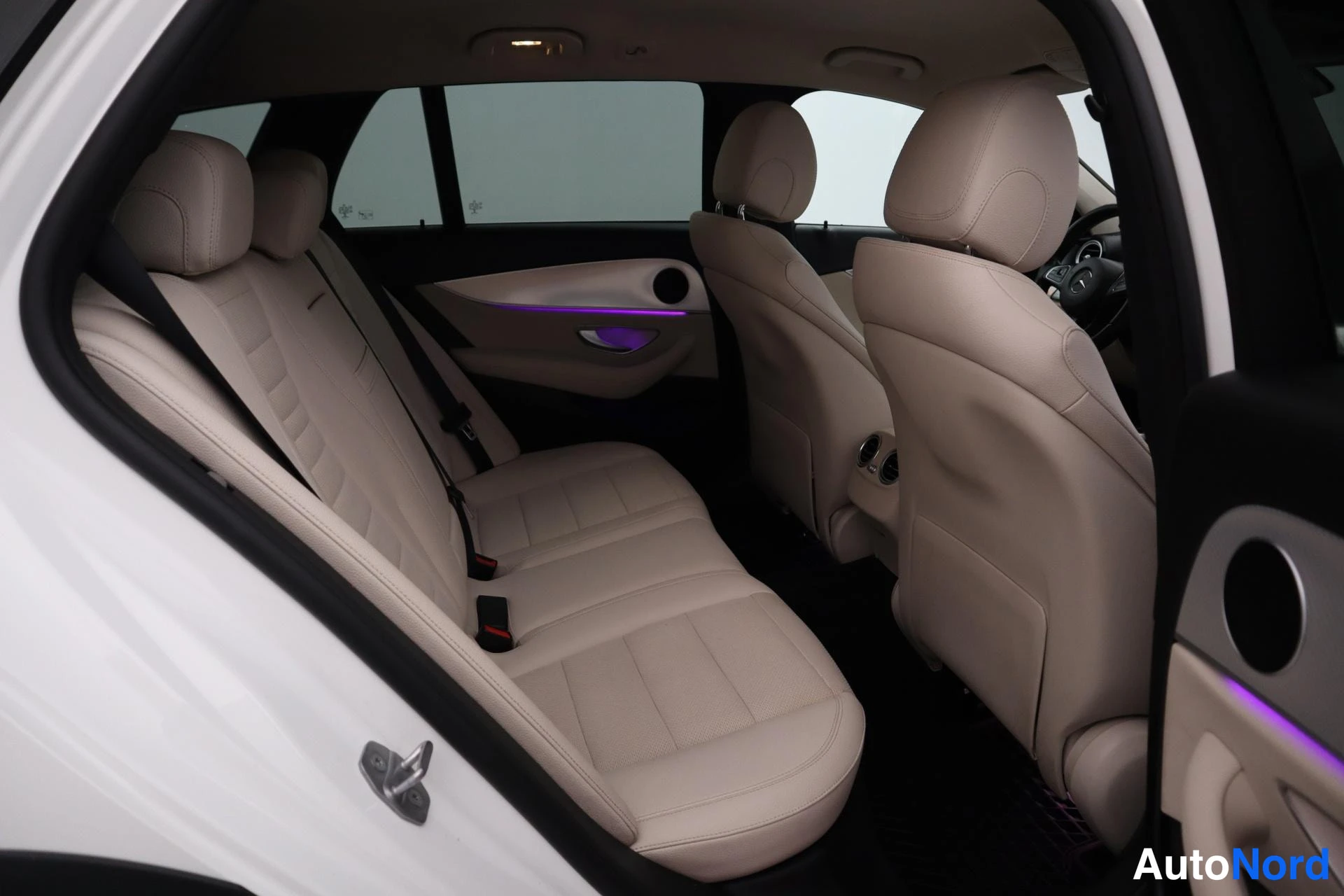 White Mercedes-Benz E 2018, photo 20