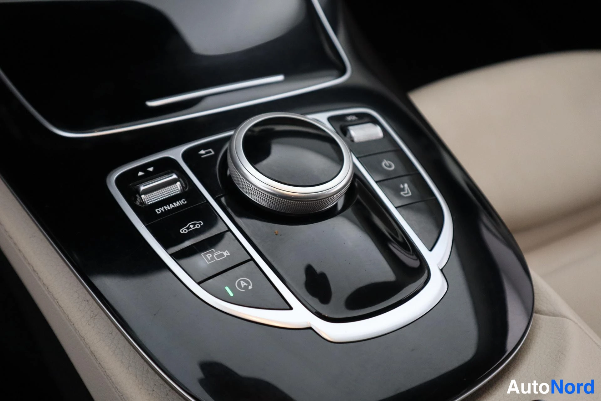 White Mercedes-Benz E 2018, photo 34