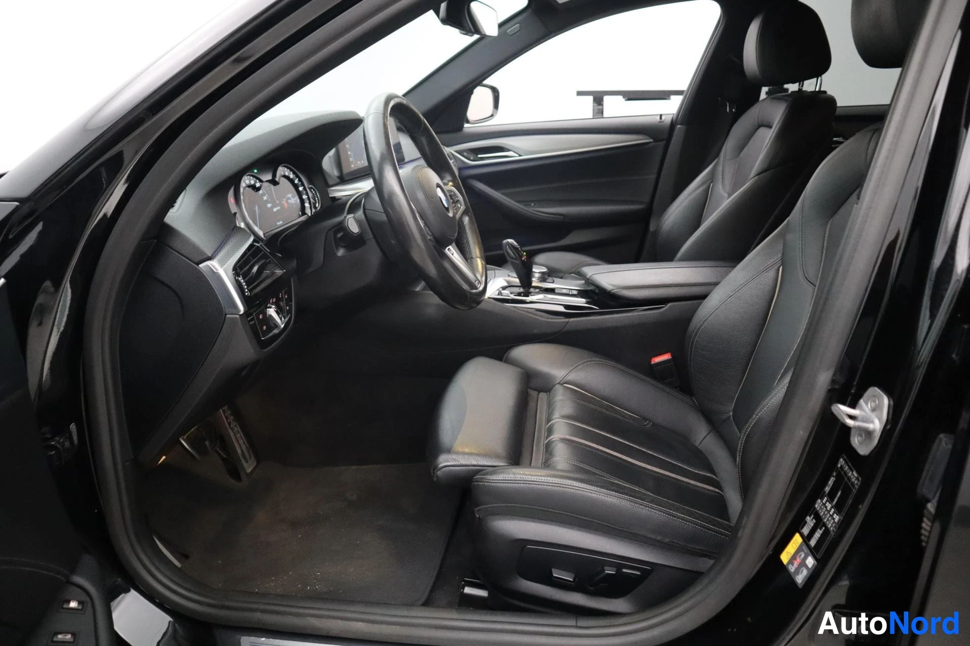 Musta BMW 530 2017, kuva 18