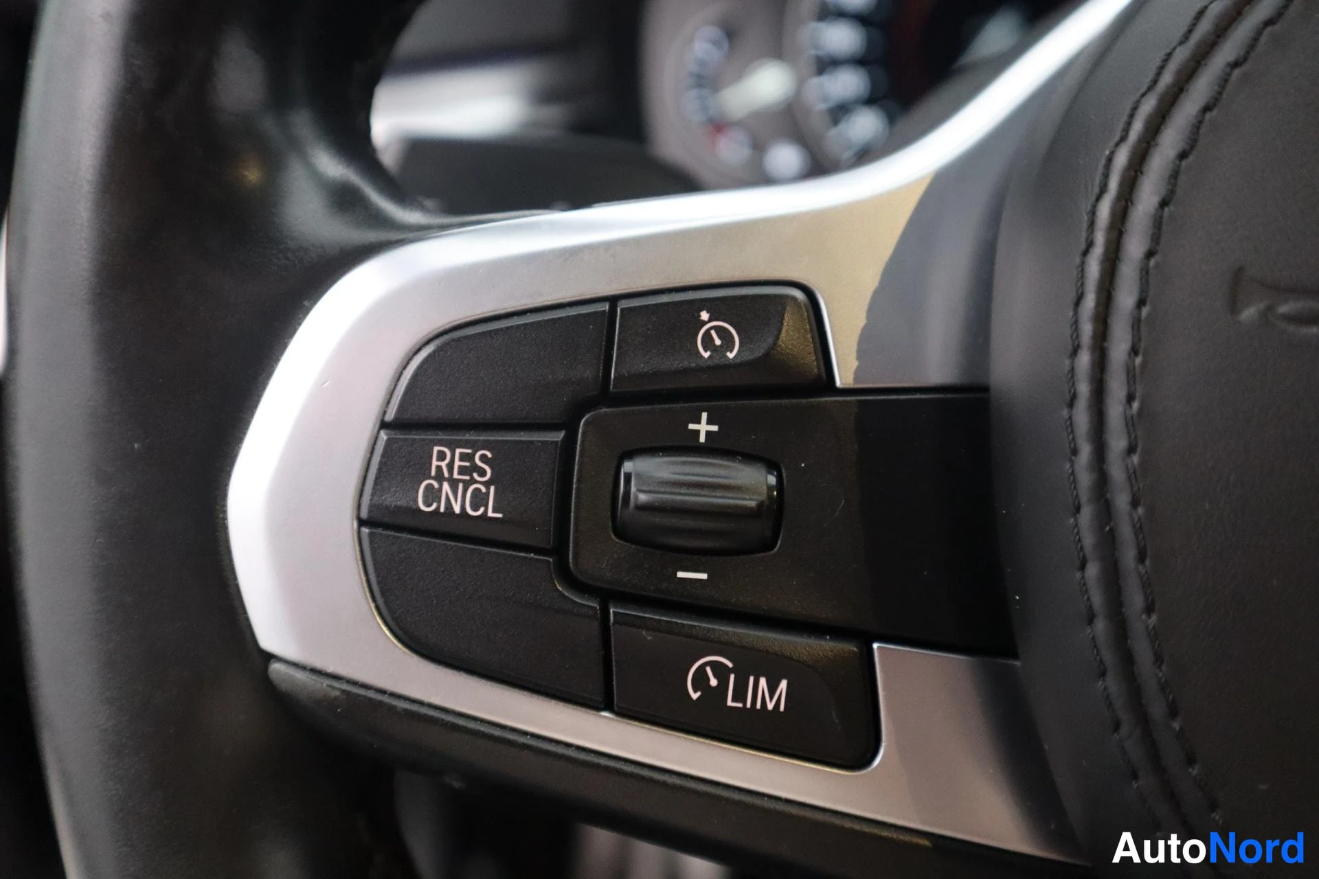 Musta BMW 530 2017, yksityiskohta, kuva 12