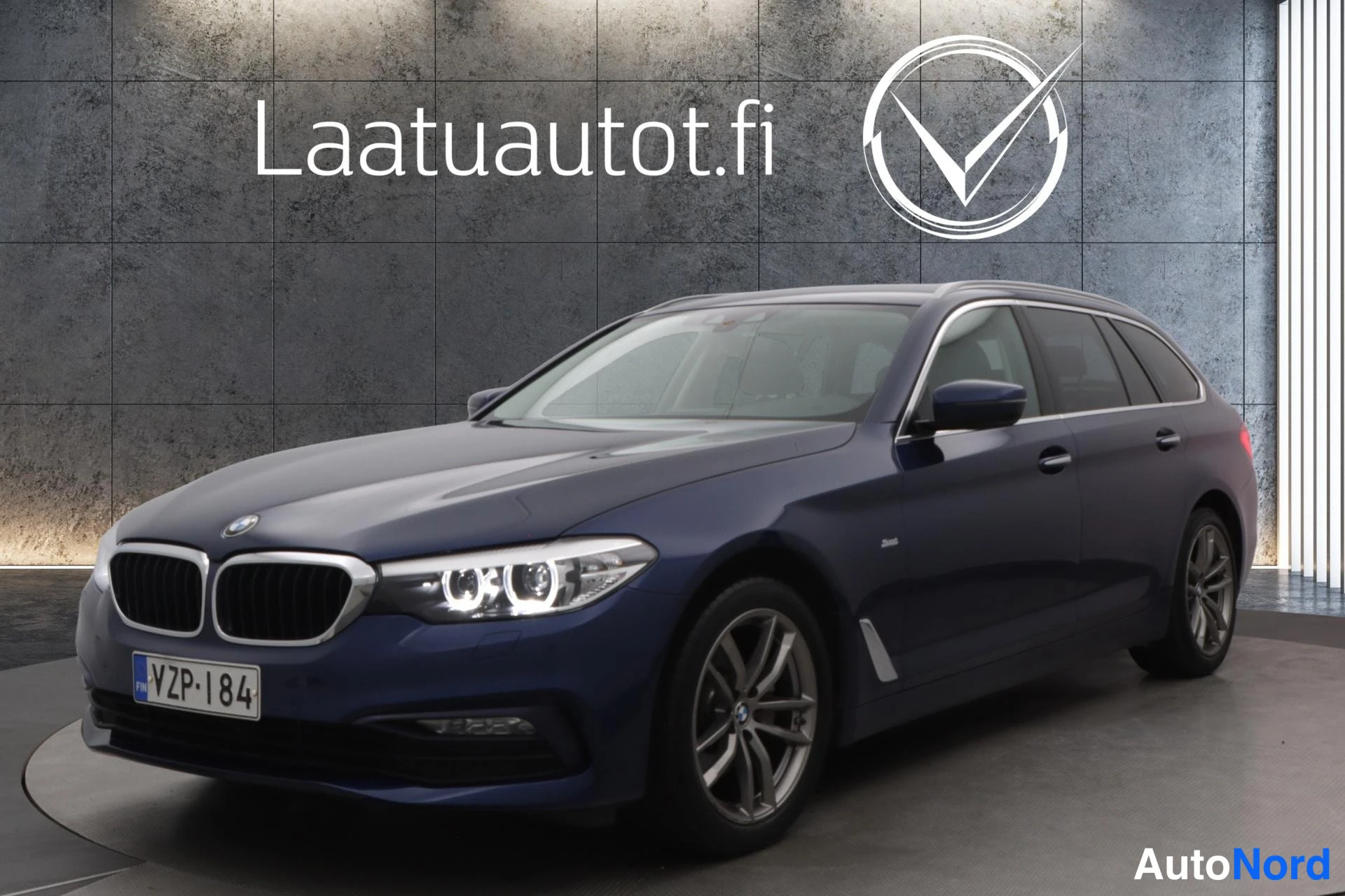 Sininen BMW 520d xDrive 2018, kuva 38
