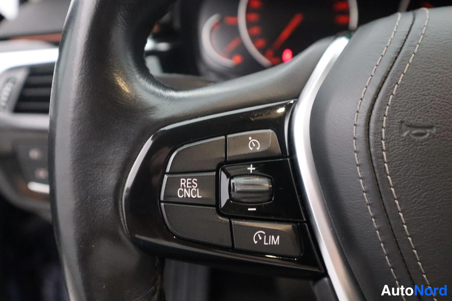 Sininen BMW 520d xDrive 2018, kuva 18