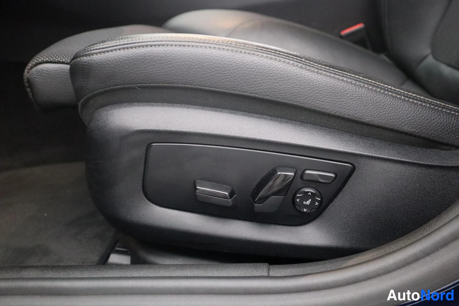 Sininen BMW 520d xDrive 2018, kuva 21
