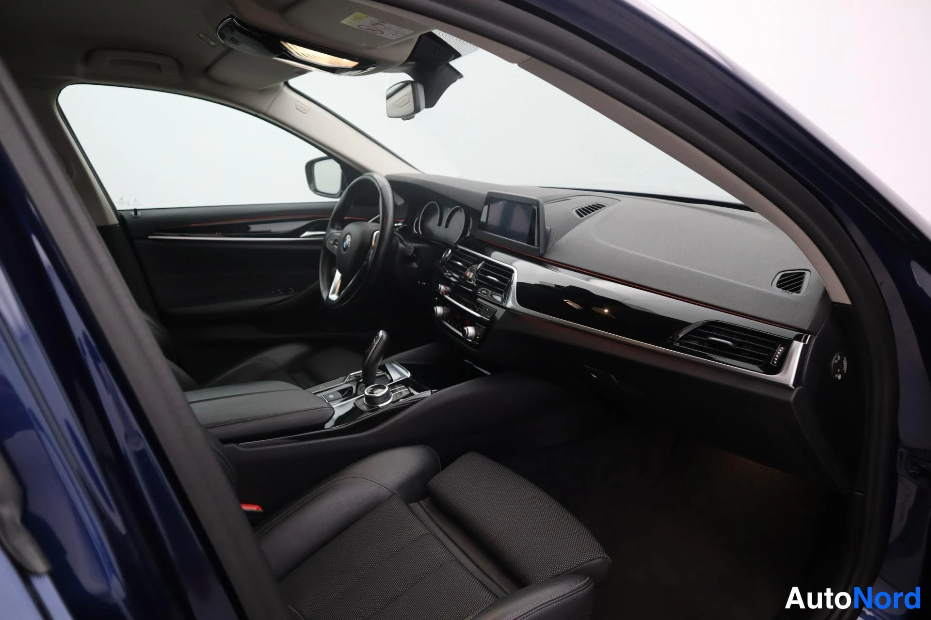 Sininen BMW 520d xDrive 2018, kuva 23