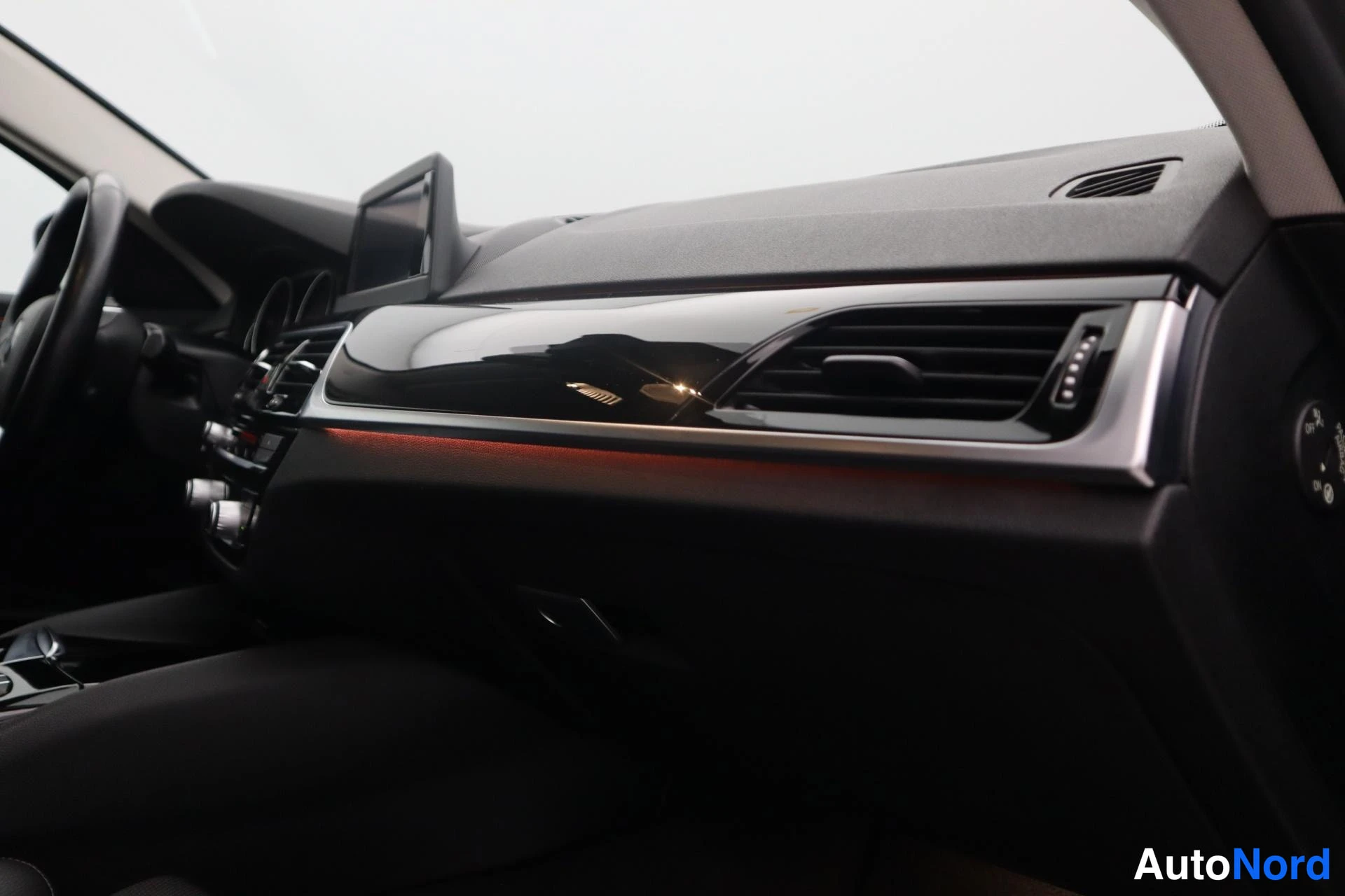 Sininen BMW 520d xDrive 2018, kuva 40