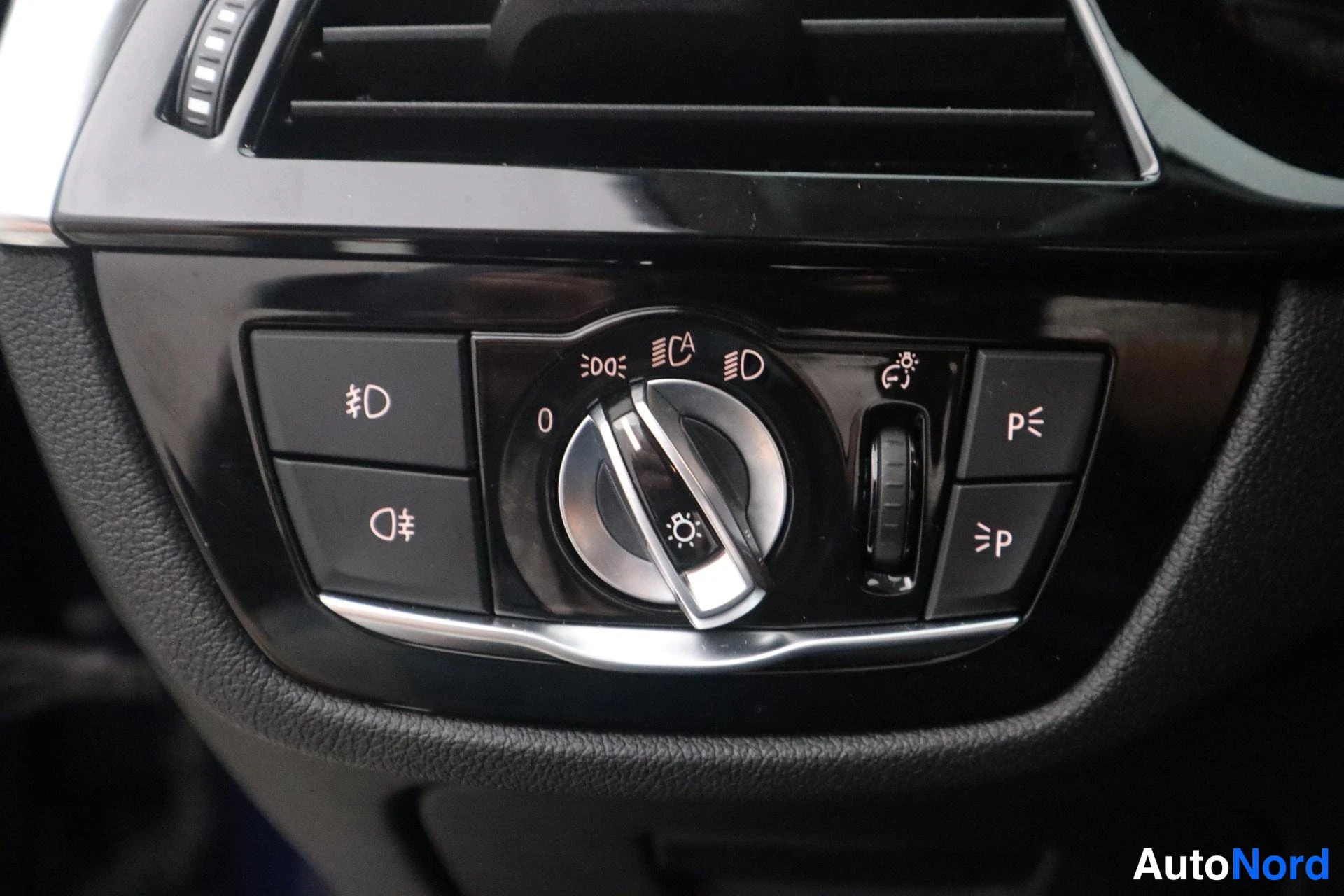 Sininen BMW 520d xDrive 2018, kuva 37