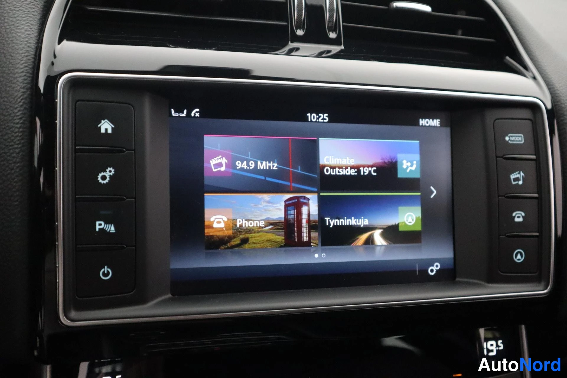 Musta Jaguar XE 2019, kuva 27