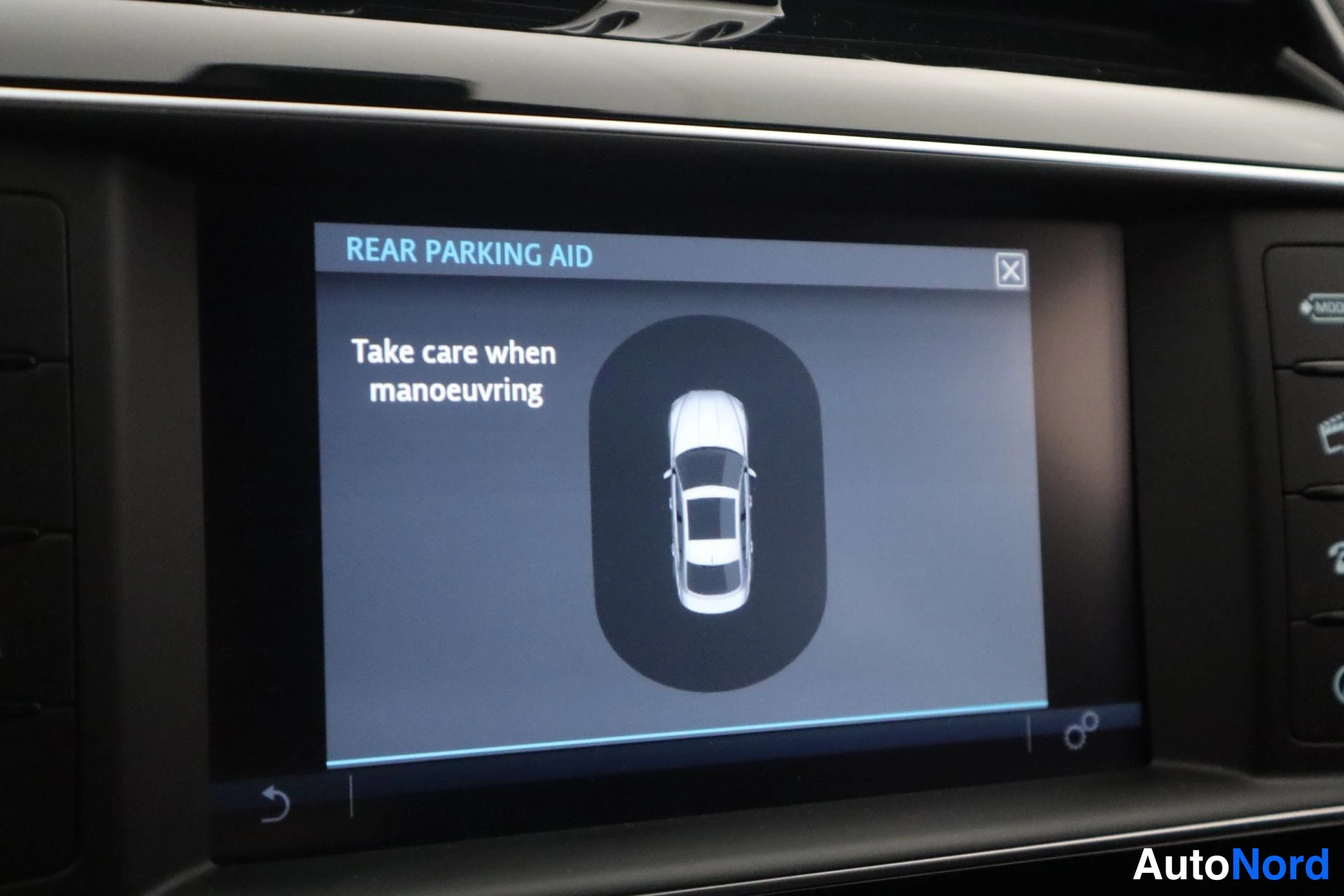 Musta Jaguar XE 2019, kuva 30