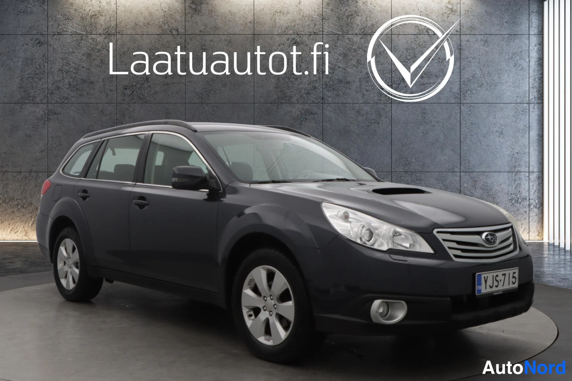 Harmaa Subaru Outback 2011, etuviisto, keula oikealle, kuva 2