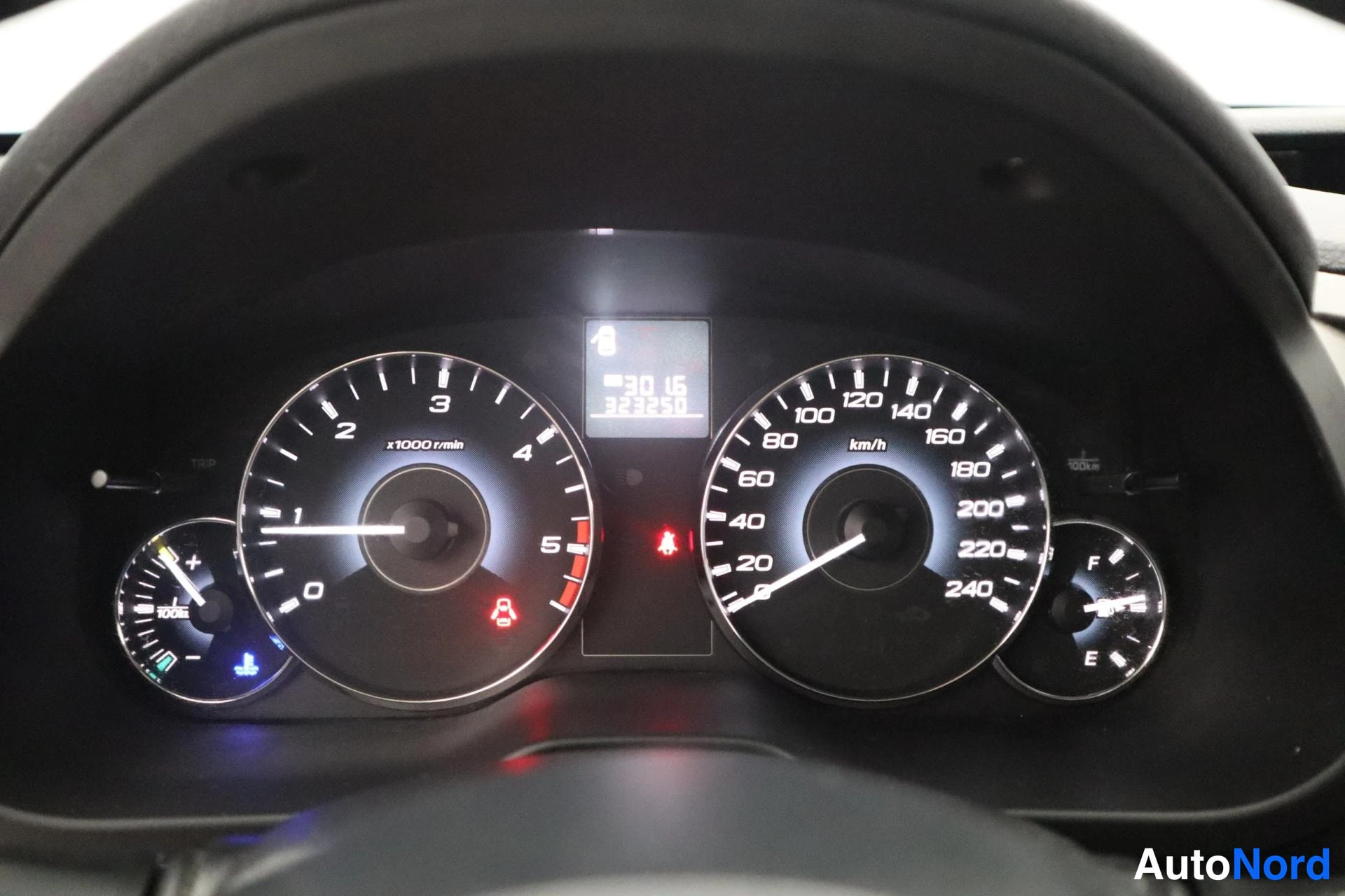 Harmaa Subaru Outback 2011, kuva 12