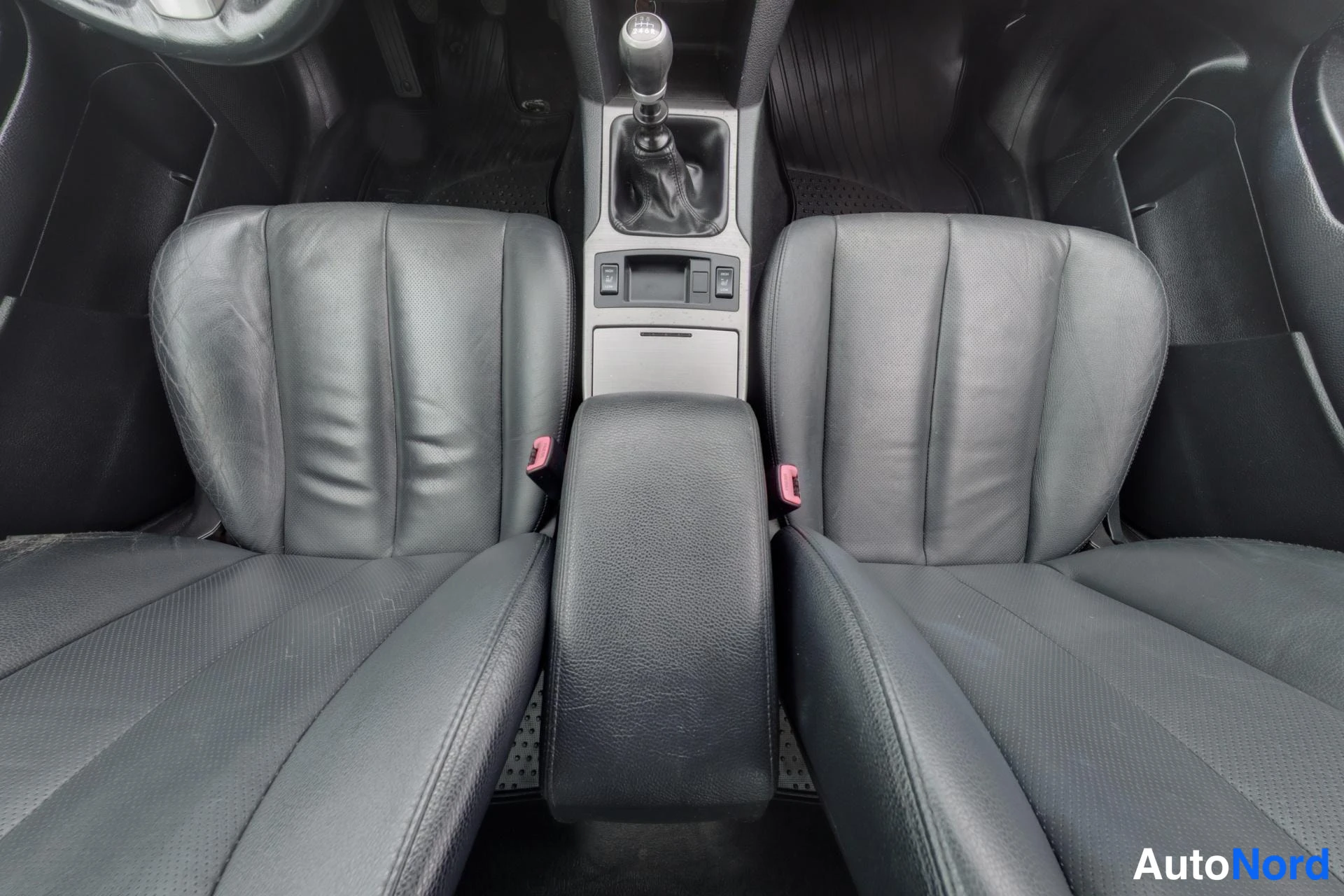 Harmaa Subaru Outback 2011, kuva 14
