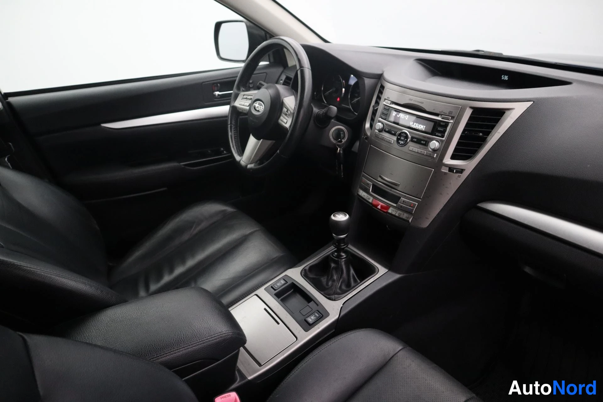 Harmaa Subaru Outback 2011, kuva 19