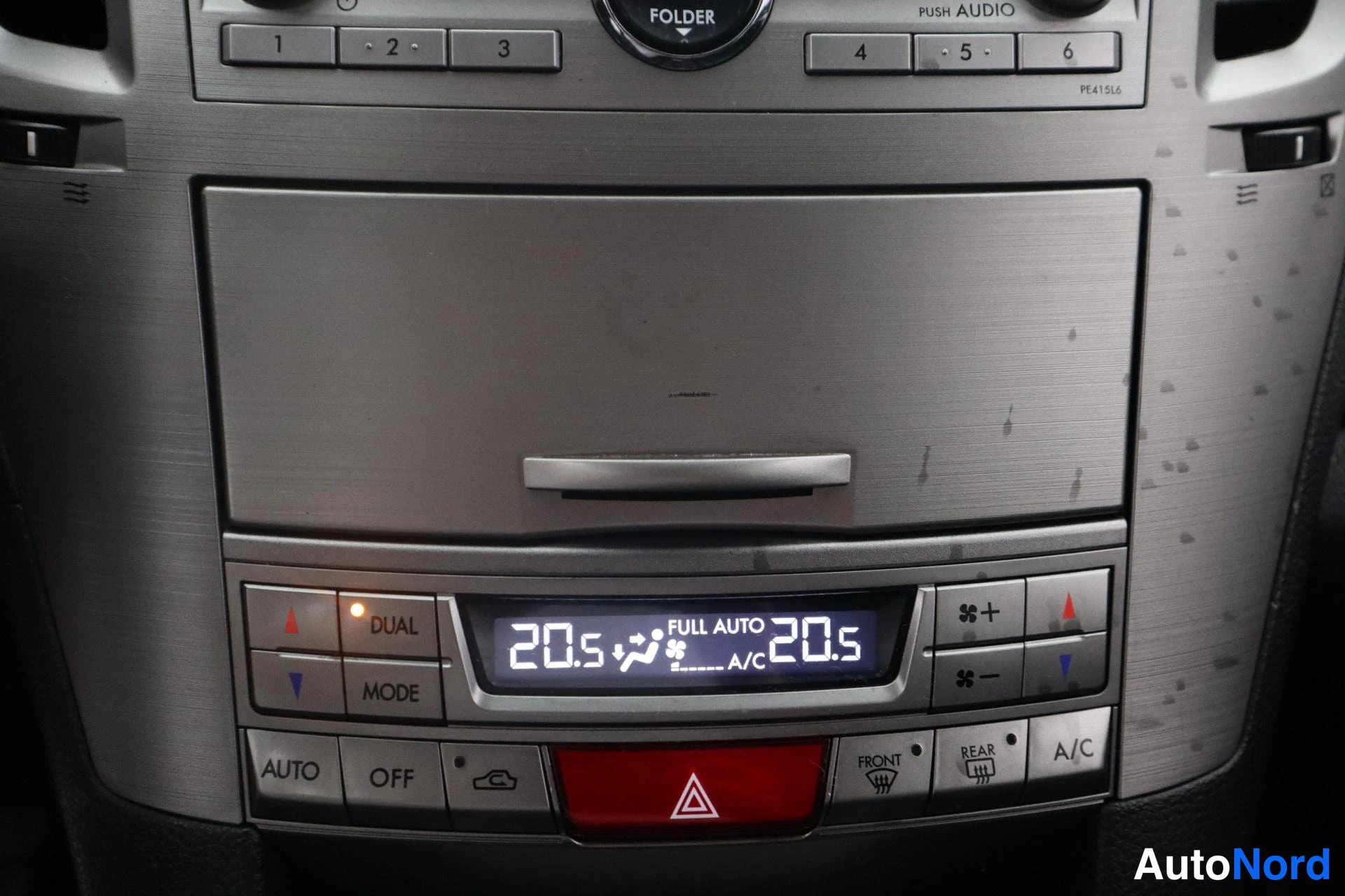 Harmaa Subaru Outback 2011, kuva 24