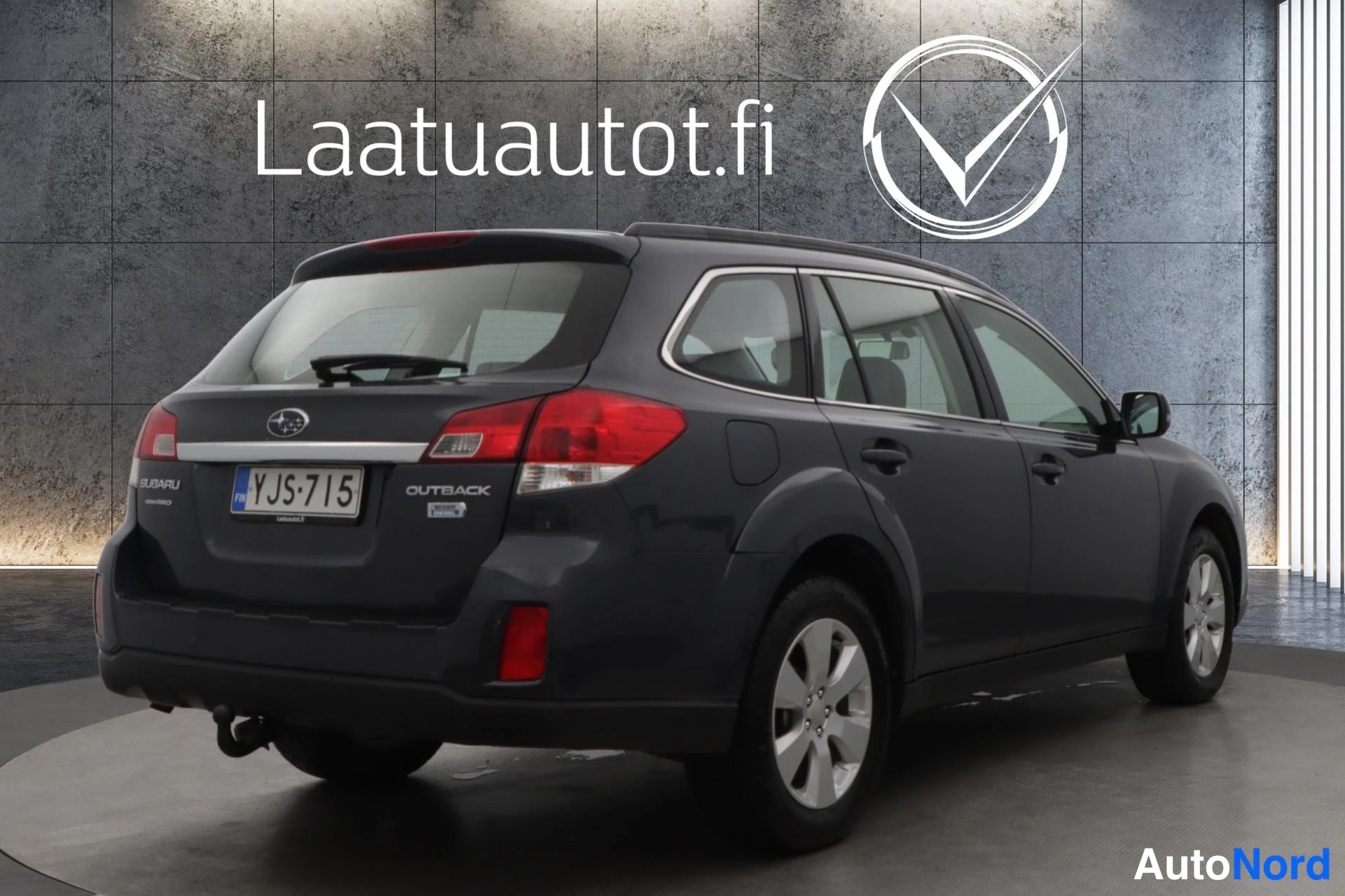 Harmaa Subaru Outback 2011, takaviisto, kuva 6