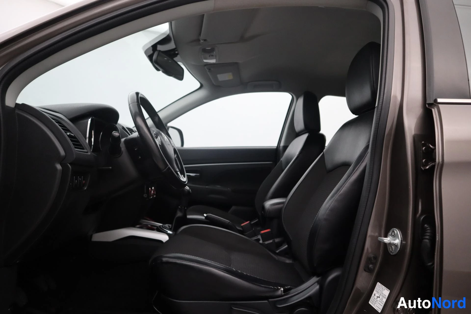 Ruskea Citroen C4 Aircross 2012, kuva 11