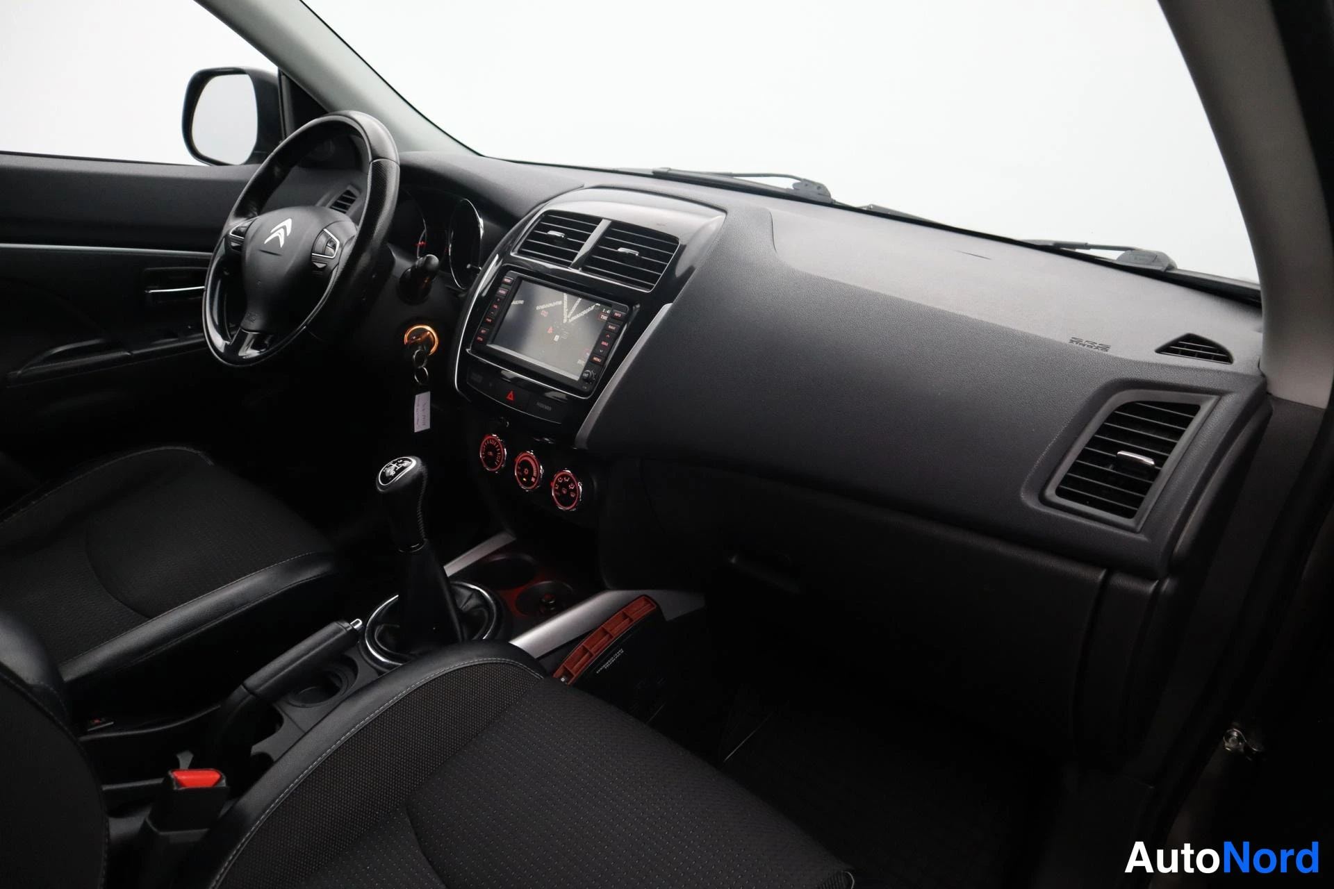 Ruskea Citroen C4 Aircross 2012, kuva 12