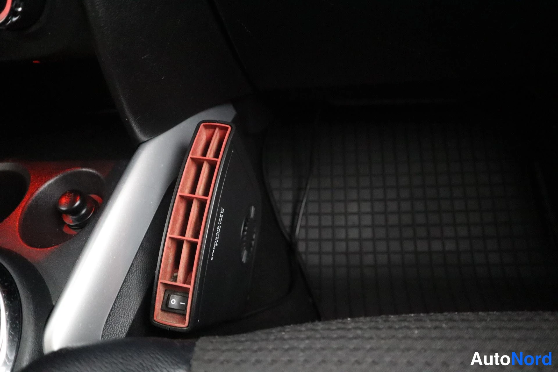 Ruskea Citroen C4 Aircross 2012, kuva 21