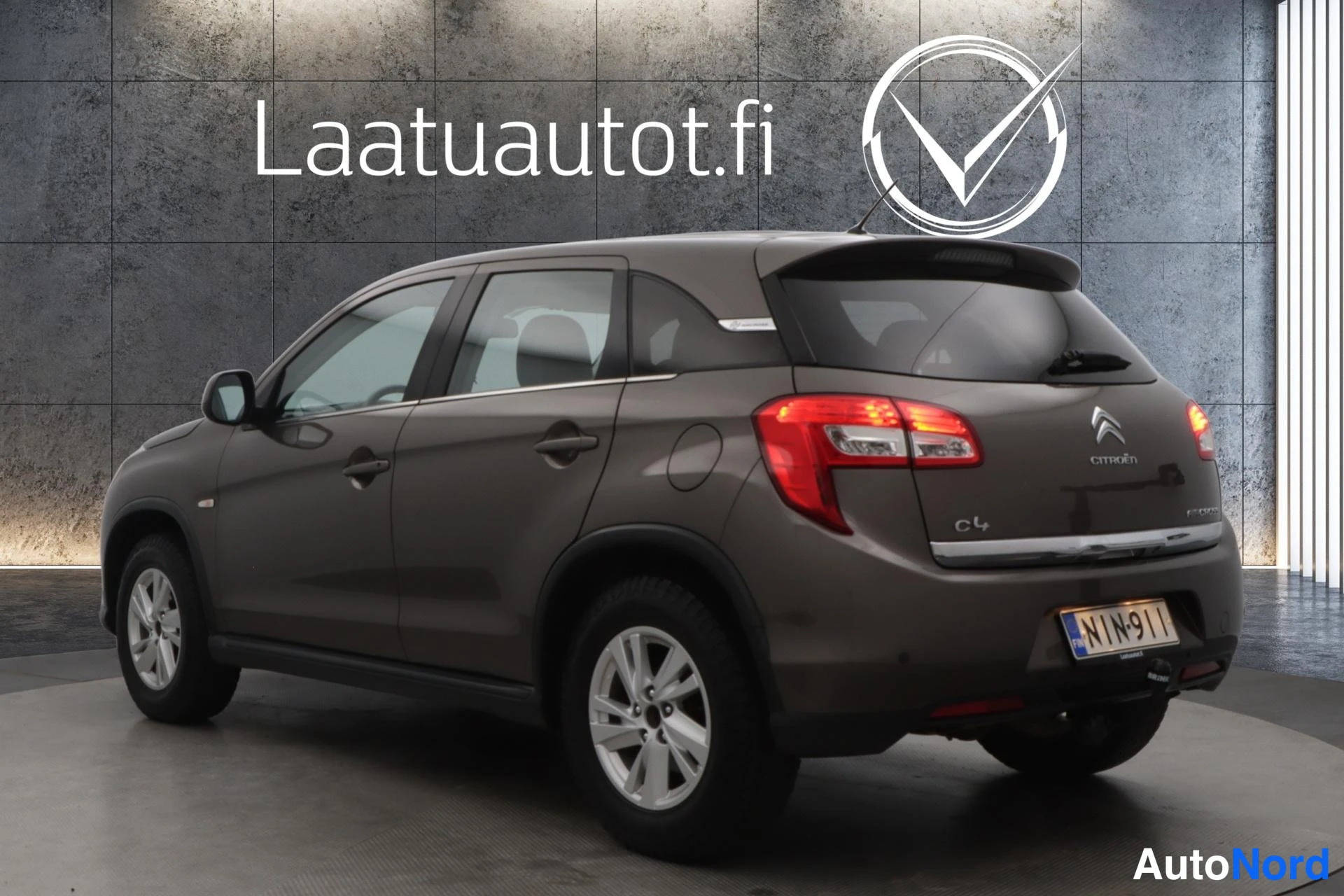 Ruskea Citroen C4 Aircross 2012, takaviisto, kuva 5