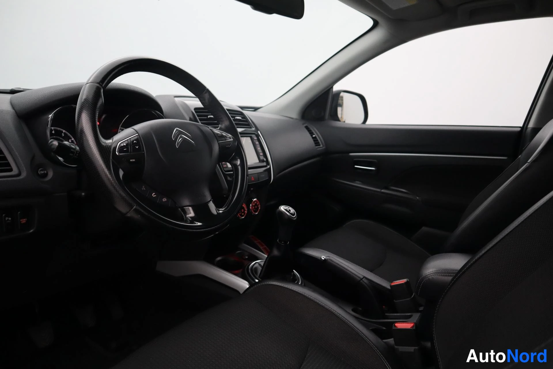 Ruskea Citroen C4 Aircross 2012, kuva 10