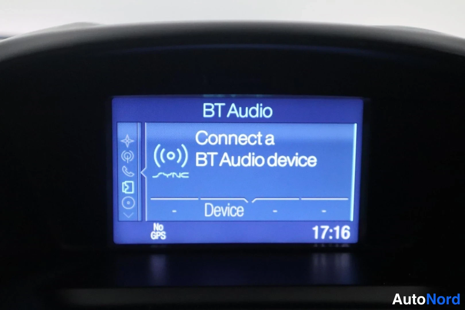 Valkoinen Ford Kuga 2015, yksityiskohta, kuva 22