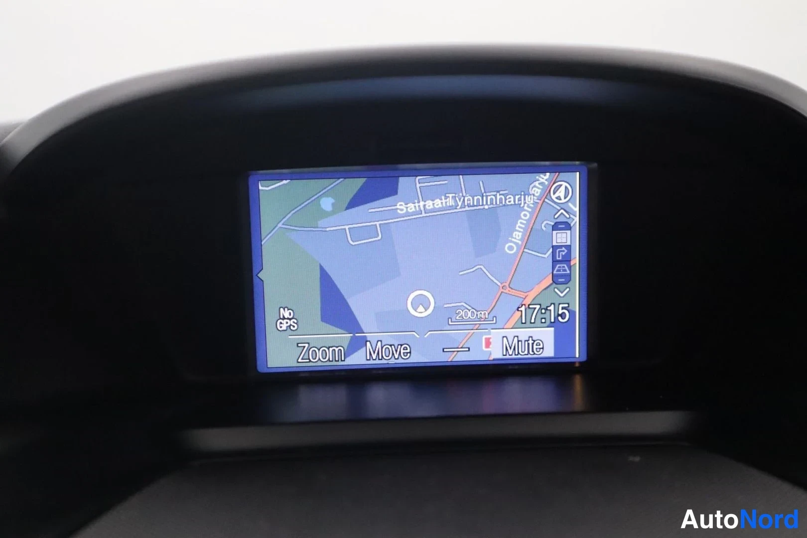 Valkoinen Ford Kuga 2015, yksityiskohta, kuva 23