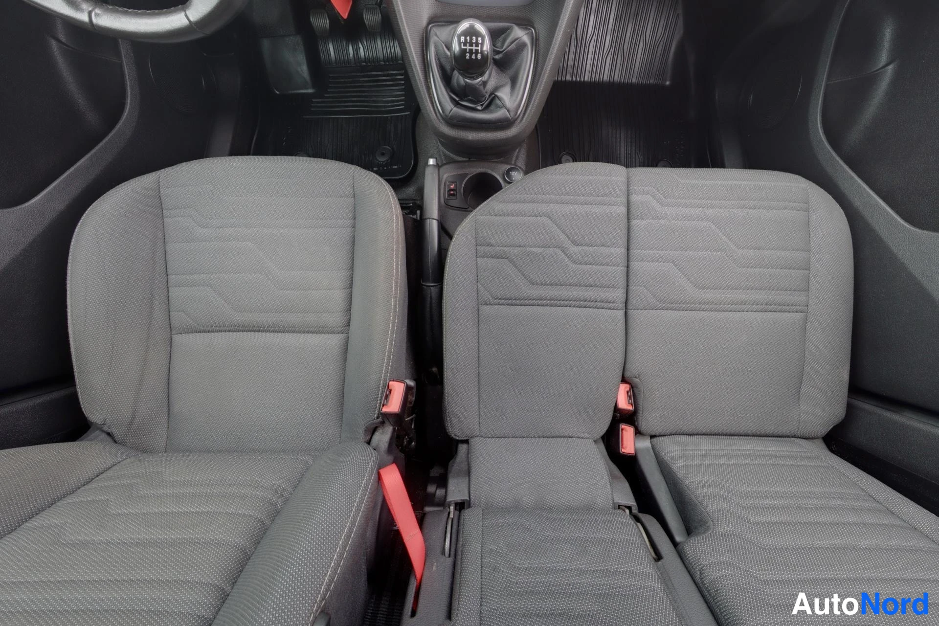 Sininen Ford Transit Connect 2017, kuva 15