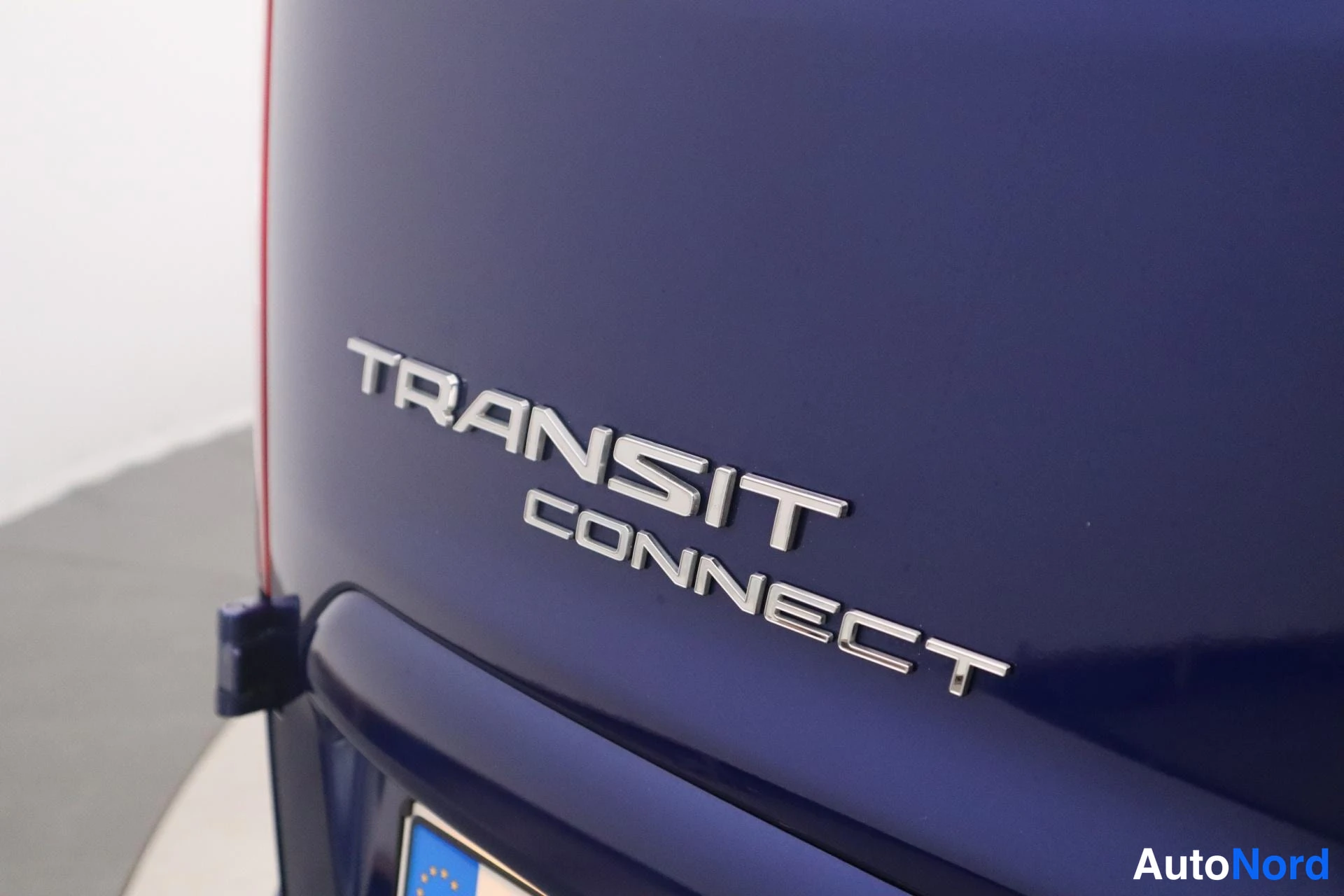 Sininen Ford Transit Connect 2017, takaa, kuva 10