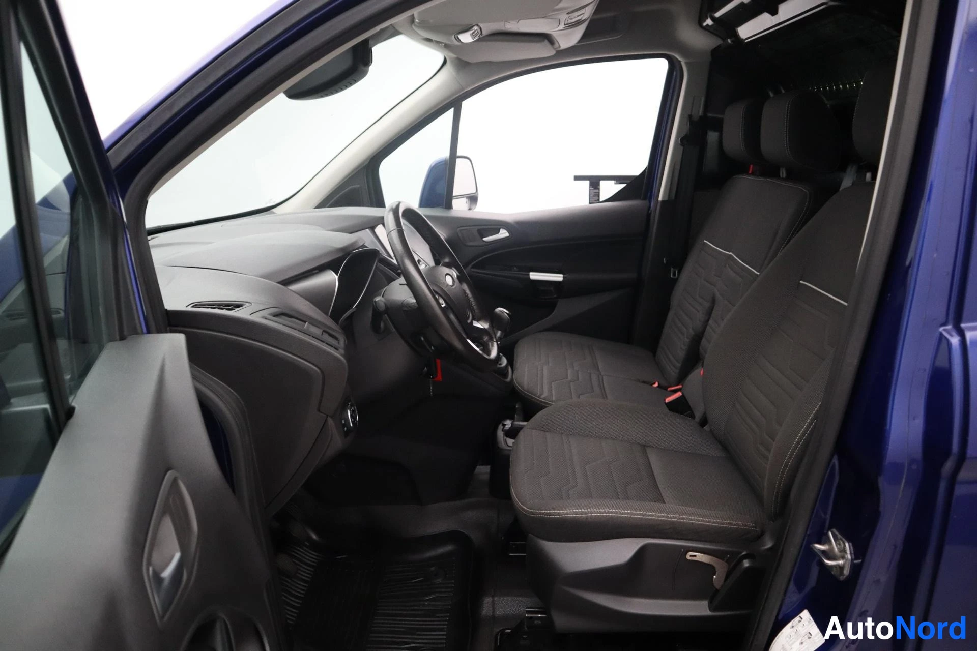 Sininen Ford Transit Connect 2017, kuva 14