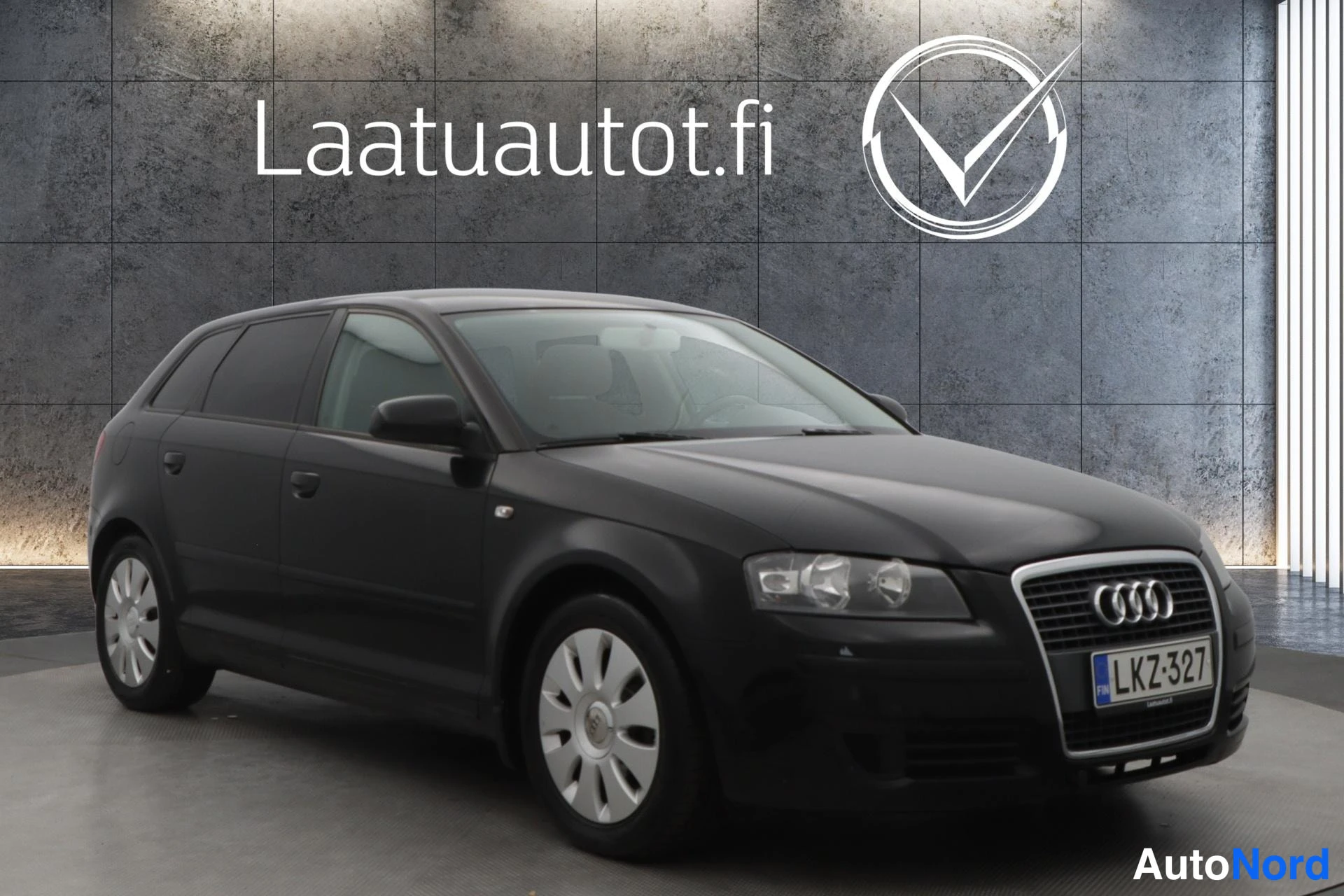 Musta Audi A3 2008, etuviisto, keula oikealle, kuva 3