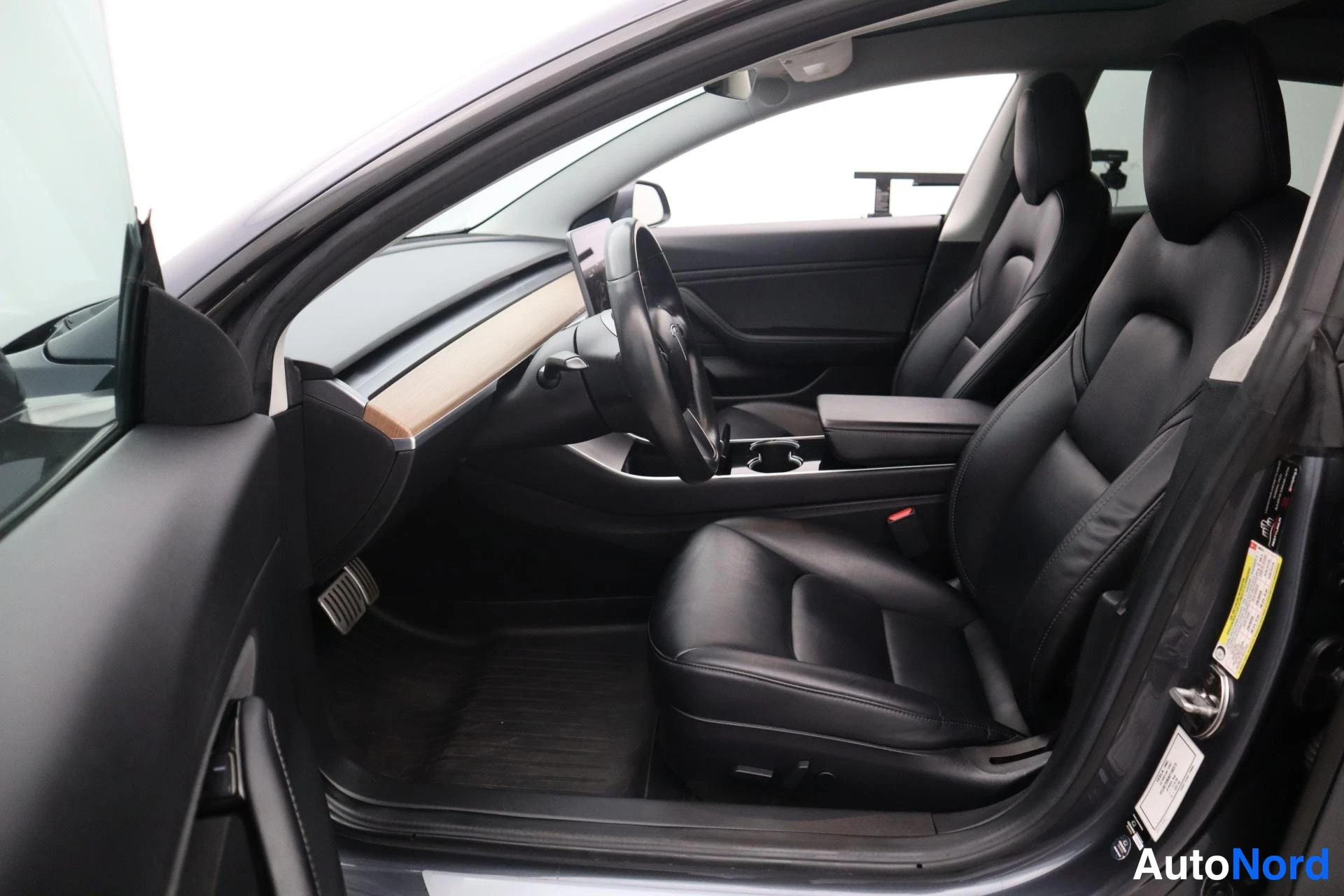 Harmaa Tesla Model 3 2019, kuva 15