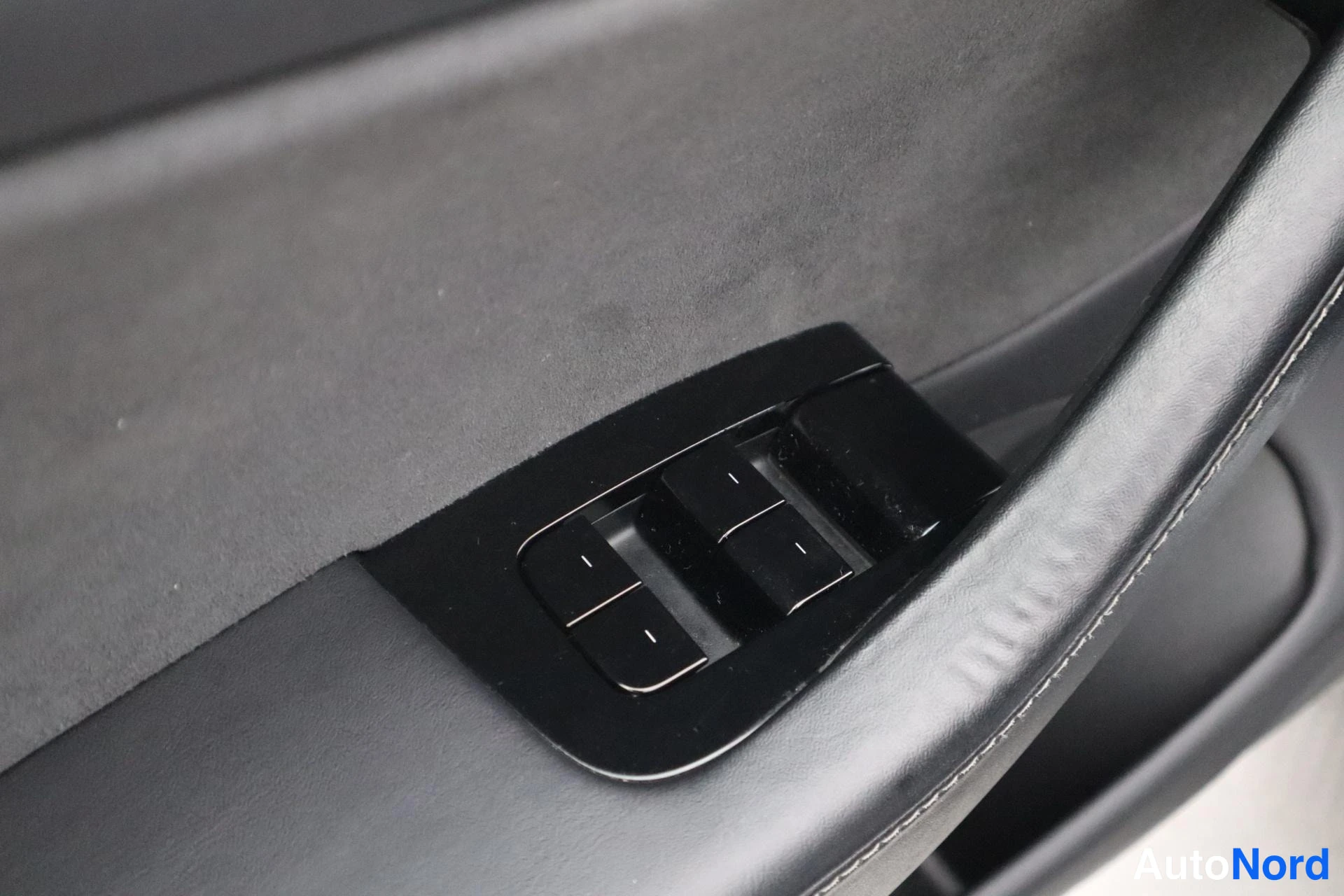 Harmaa Tesla Model 3 2019, kuva 23