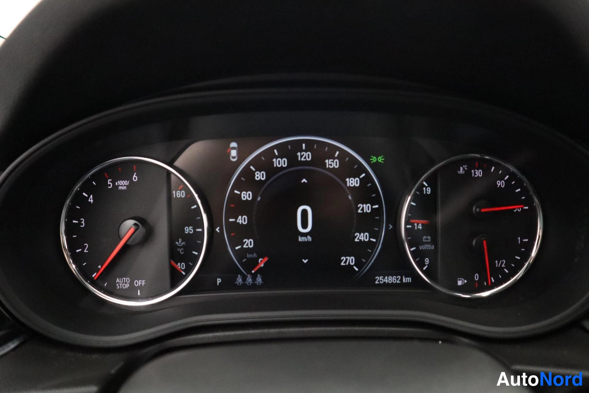 Musta Opel Insignia 2018, kuva 26