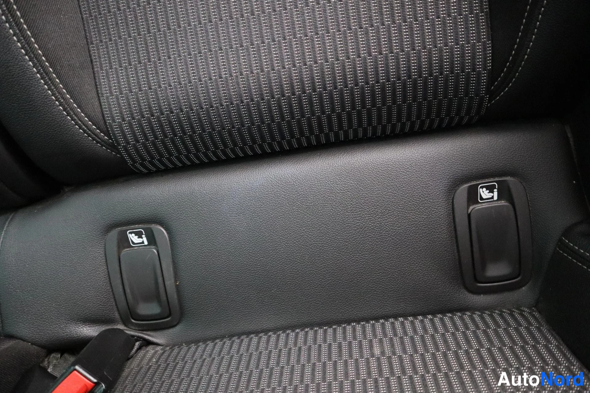 Musta Opel Insignia 2018, kuva 34