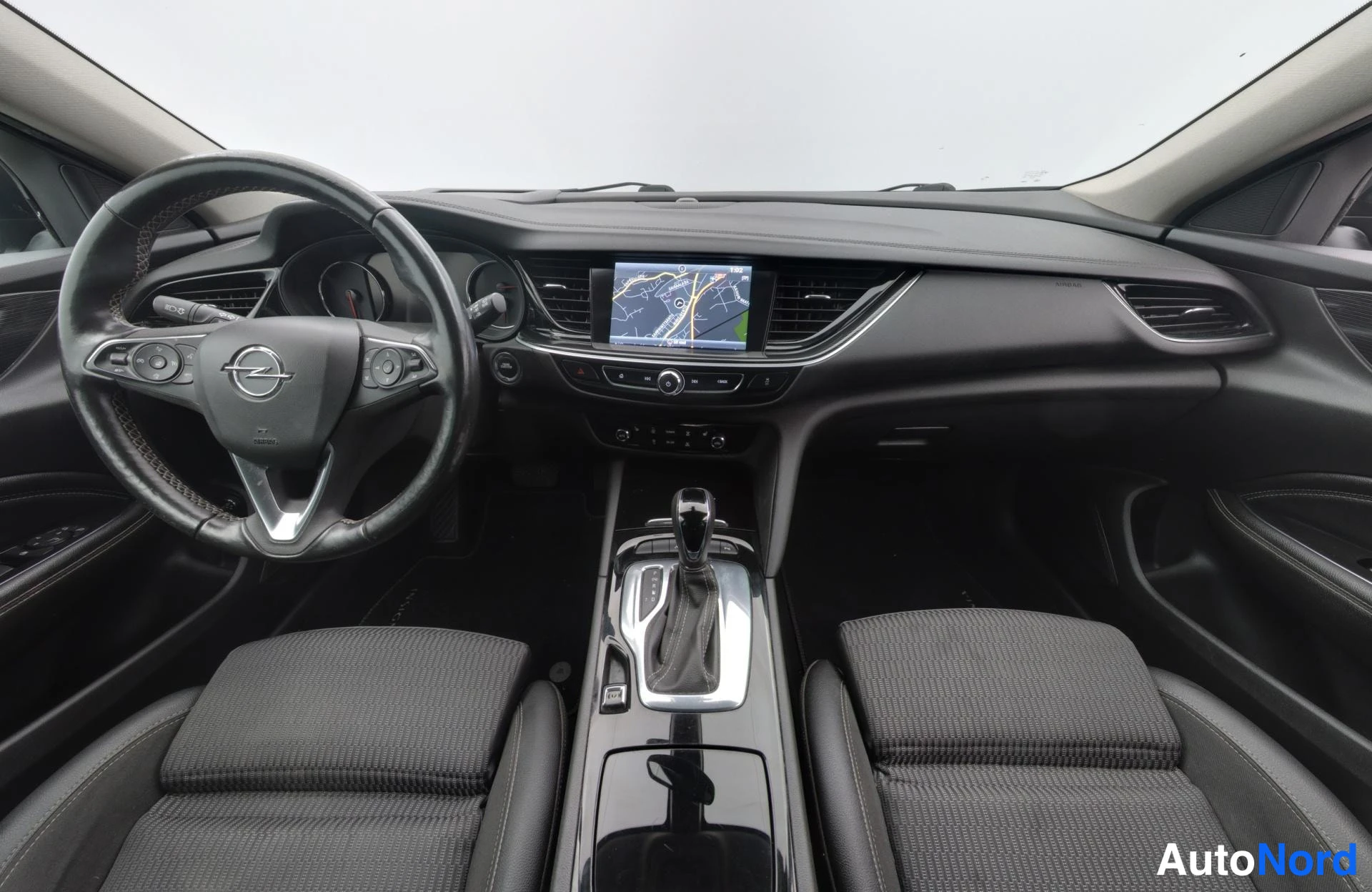 Musta Opel Insignia 2018, kuva 7
