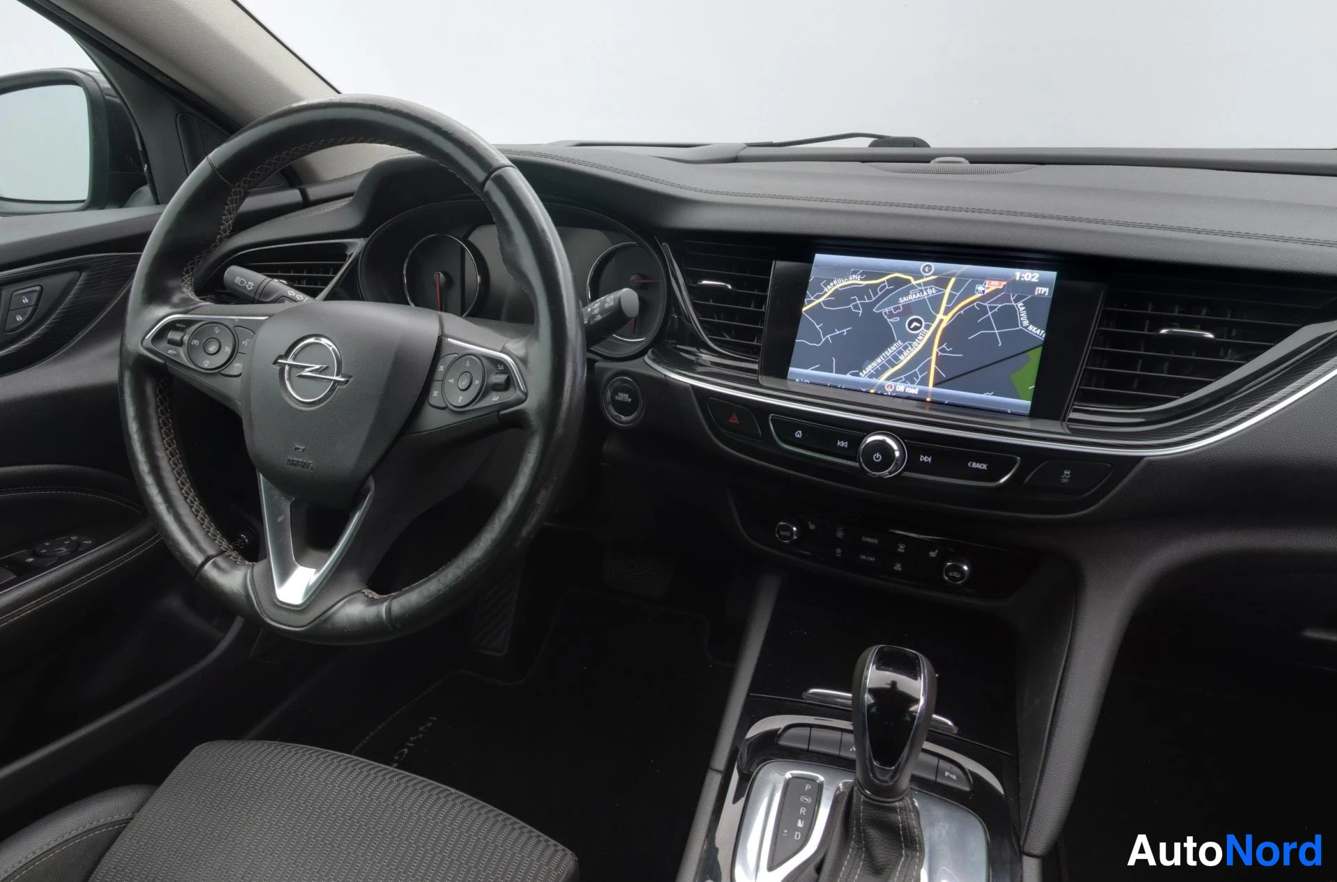 Musta Opel Insignia 2018, kuva 9