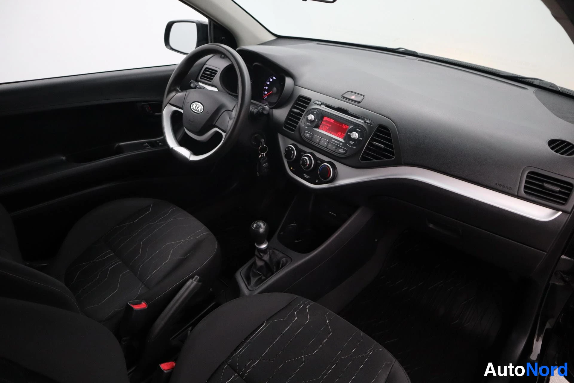 Musta Kia Picanto 2012, yksityiskohta, kuva 10