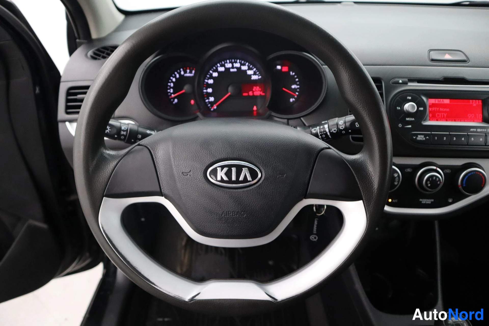 Musta Kia Picanto 2012, edestä, kuva 7