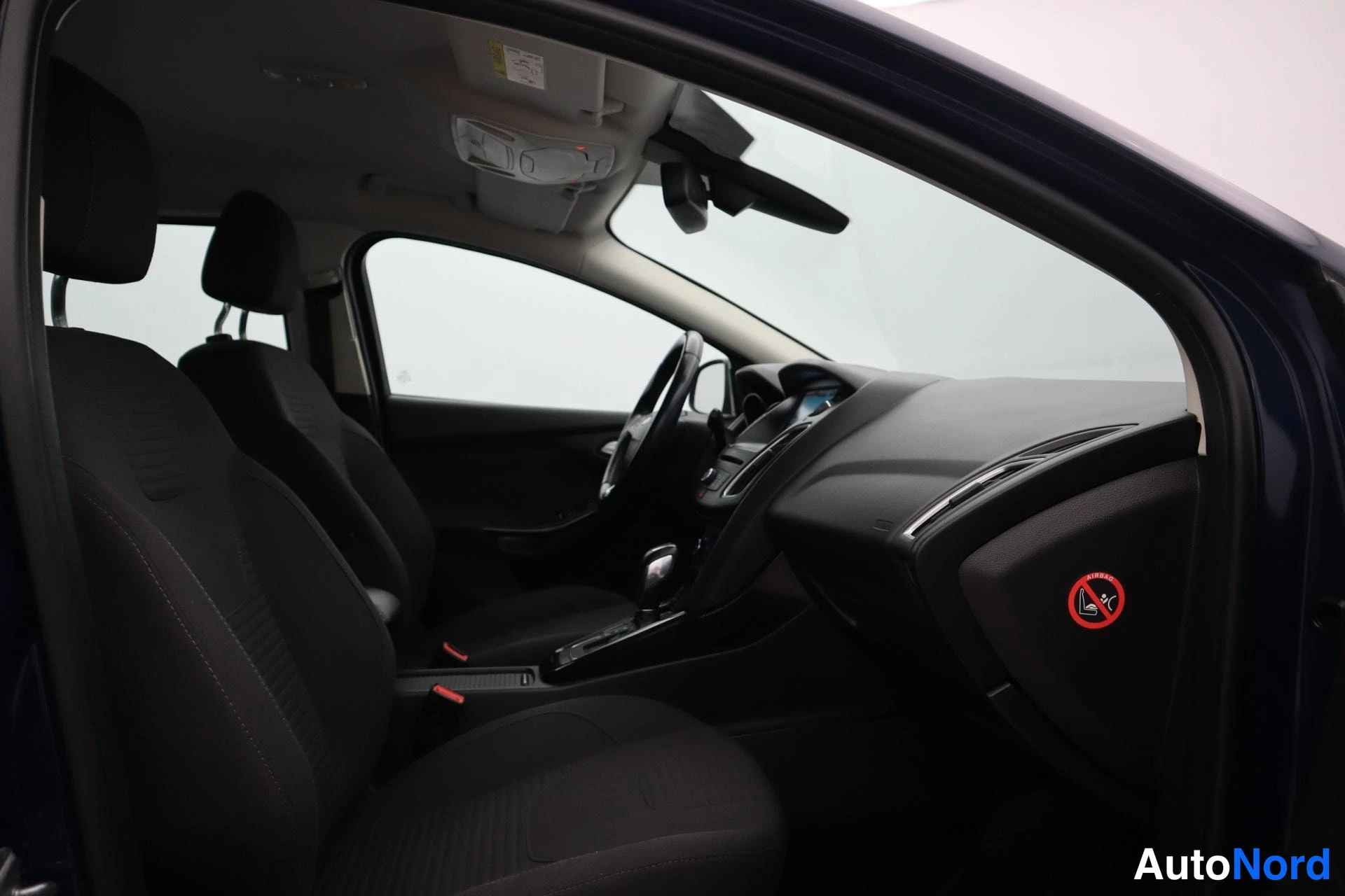 Sininen Ford Focus 2015, kuva 11