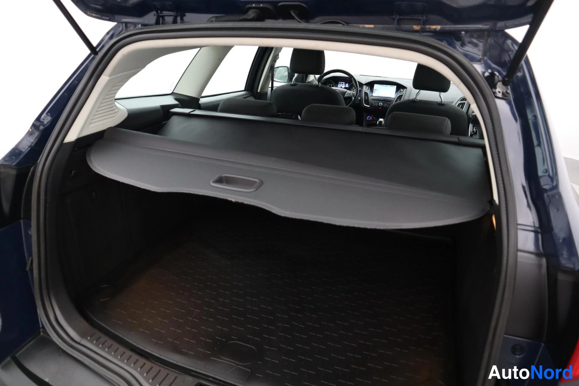 Sininen Ford Focus 2015, kuva 14